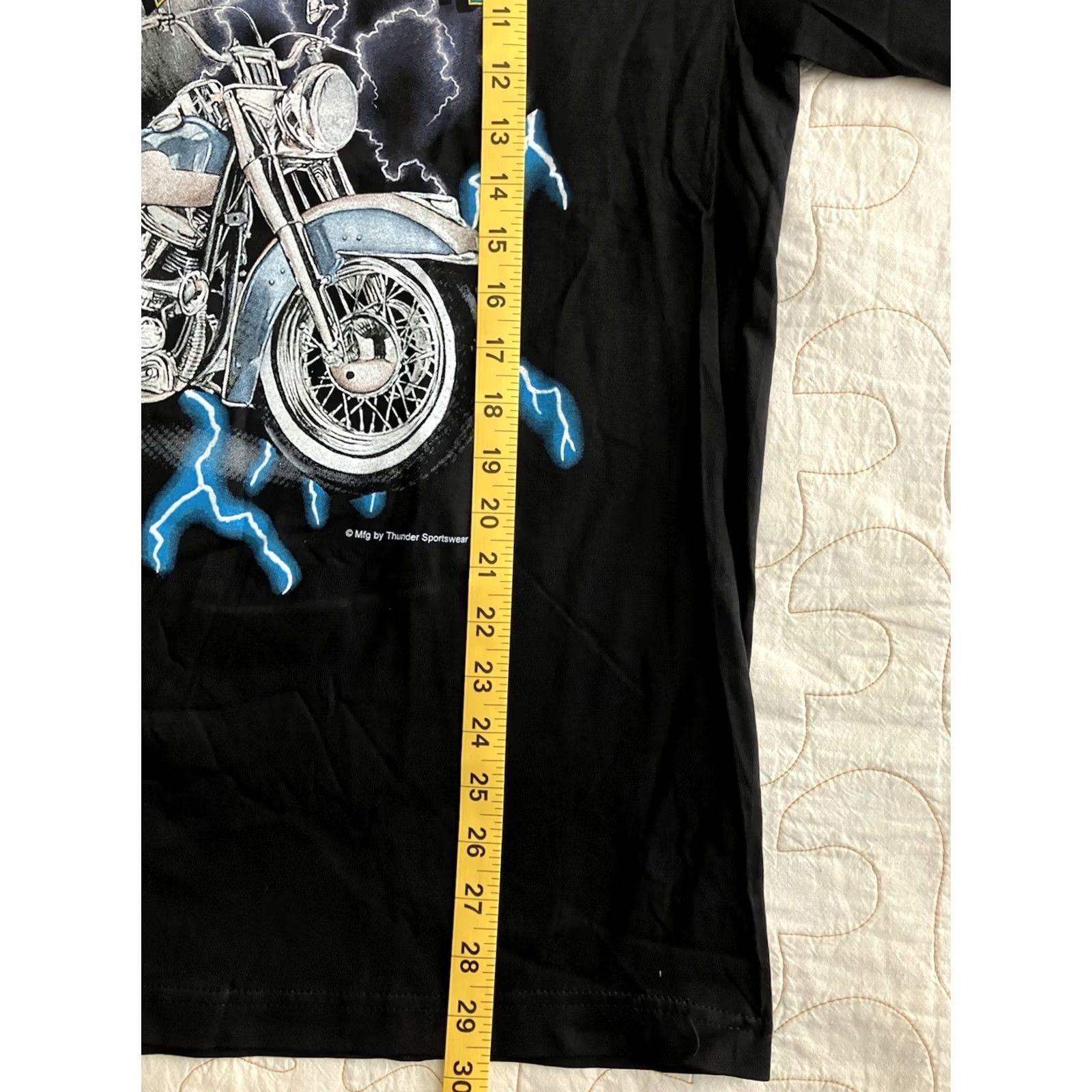 Vintage VINTAGE Thunder Sportswear Wolf Motorcycle Bike Tshirt Mens XL Black 90s Survivors T-Shirt Mens XL Black Motorcycle Theme Size US XL / EU 56 / 4 - 5 Thumbnail