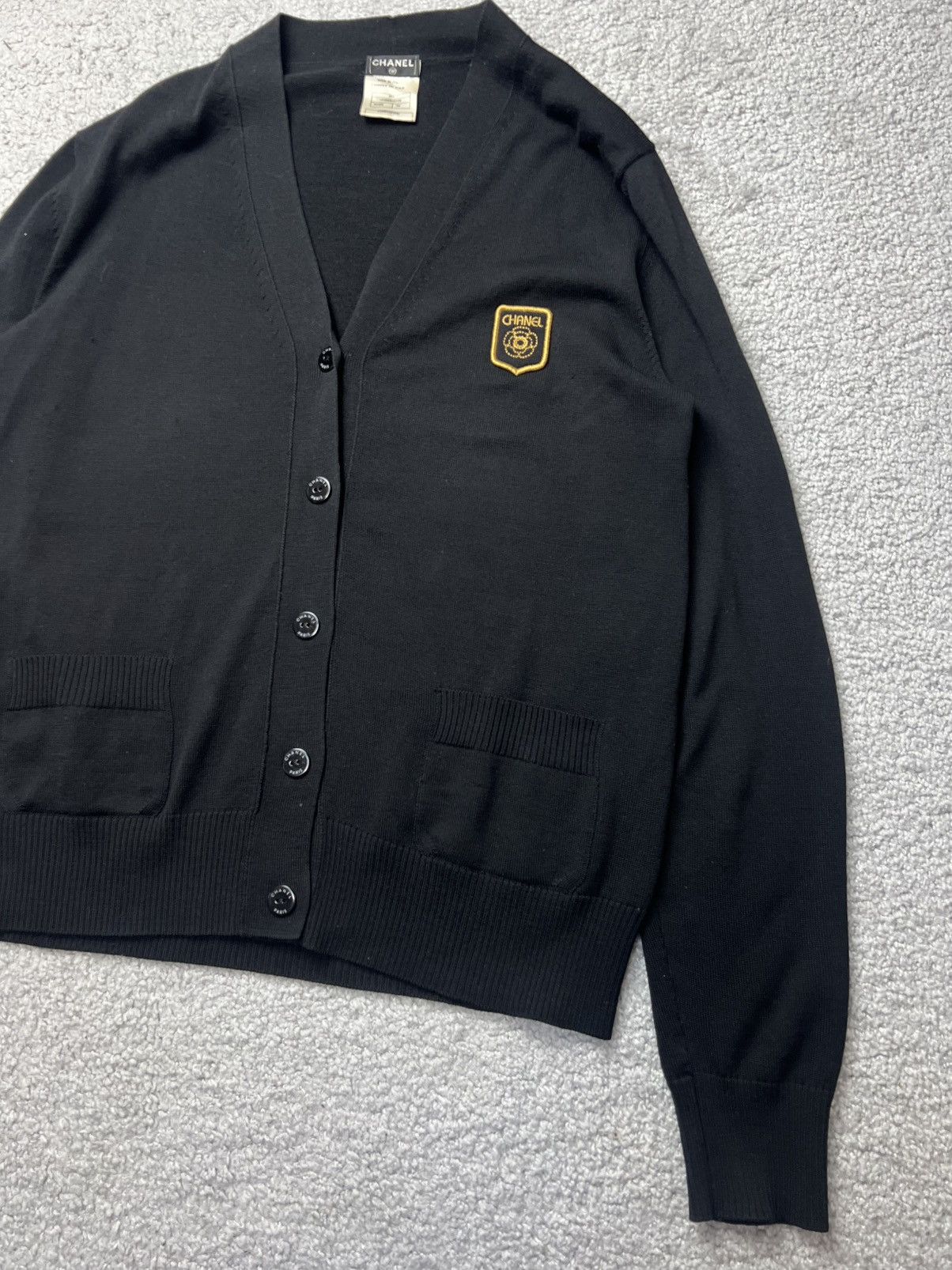 Chanel Chanel Flower Patch Logo Black Wool Cardigan Size 42 Size M / US 6-8 / IT 42-44 - 3 Thumbnail