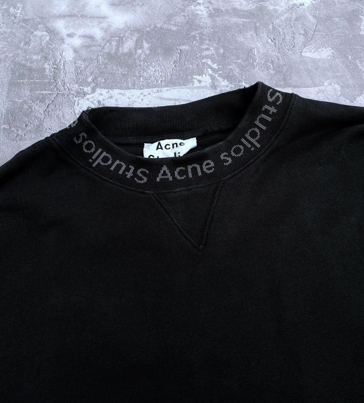 Acne Studios × Designer 🔥ACNE STUDIOS FLOGHO LOGO NECK DISTRESSED SWEATSHIRT Size US M / EU 48-50 / 2 - 4 Thumbnail