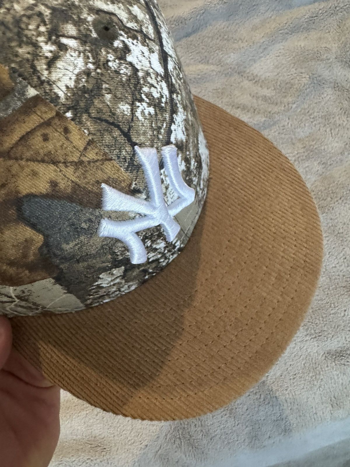 New York Yankees New era Yankee fitted camo/ corduroy size 7 5:8 Size ONE SIZE - 4 Thumbnail