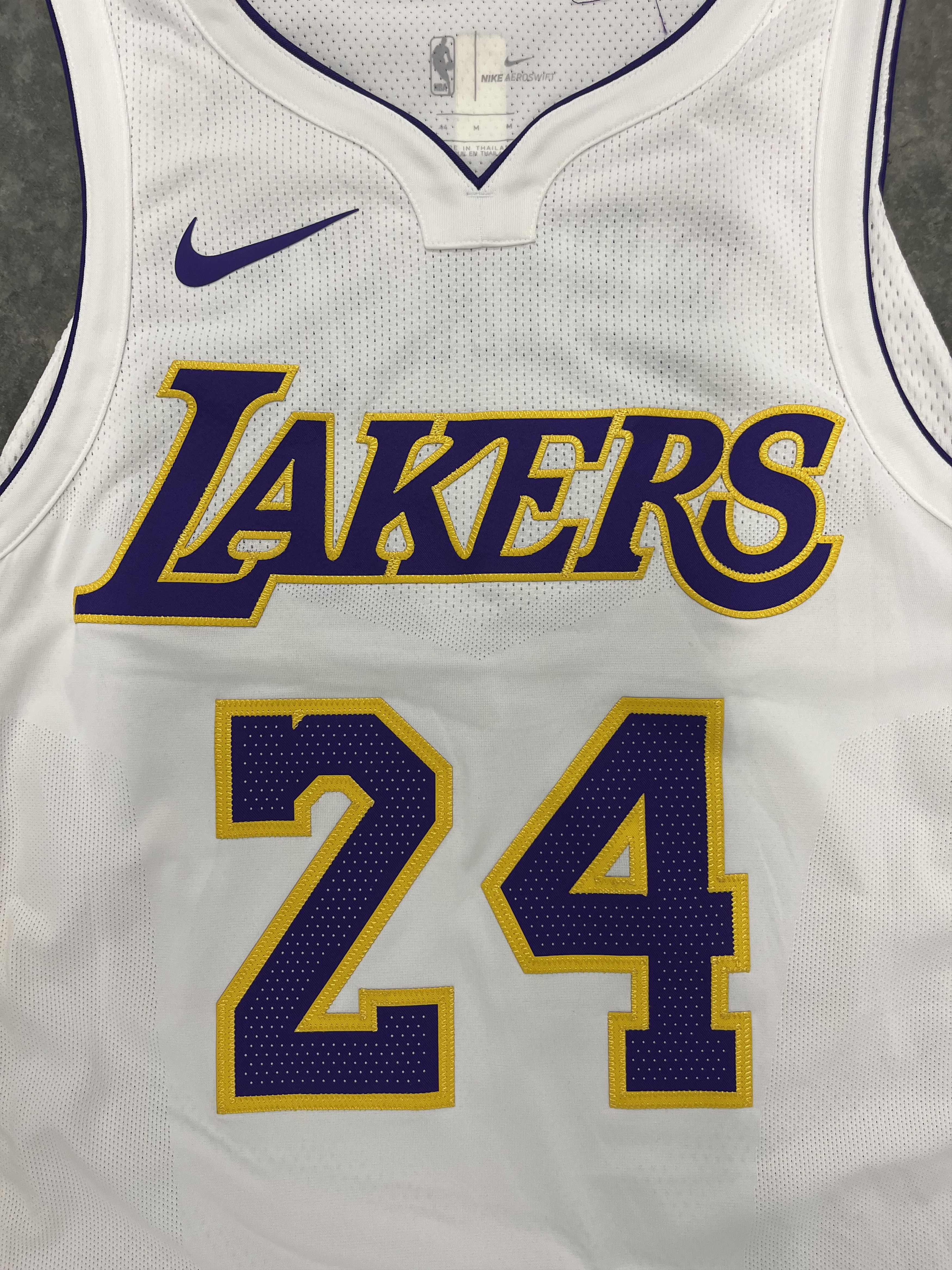 NBA Los Angeles Lakers Kobe Bryant swingman jersey icon edition Size US M / EU 48-50 / 2 - 4 Thumbnail