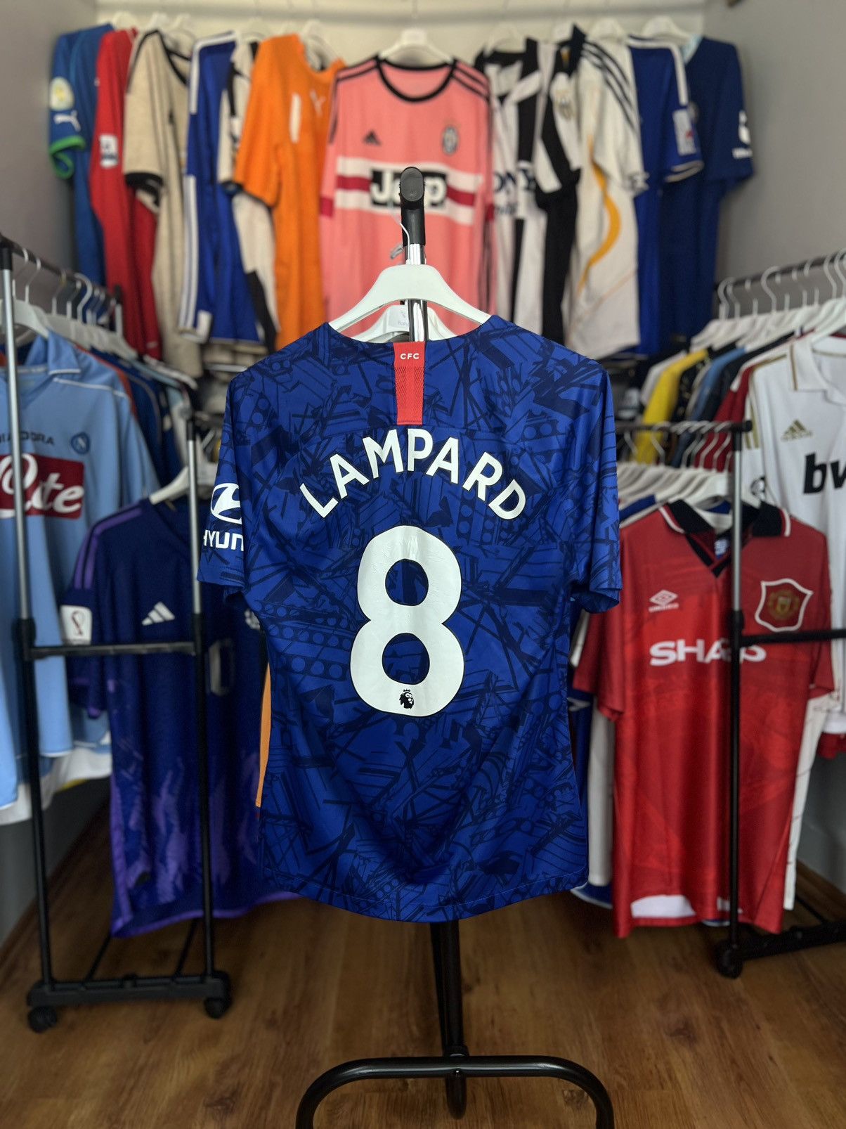 Nike Soccer Jersey Nike Chelsea 2019/20 Lampard #8 Size US M / EU 48-50 / 2 - 1 Thumbnail