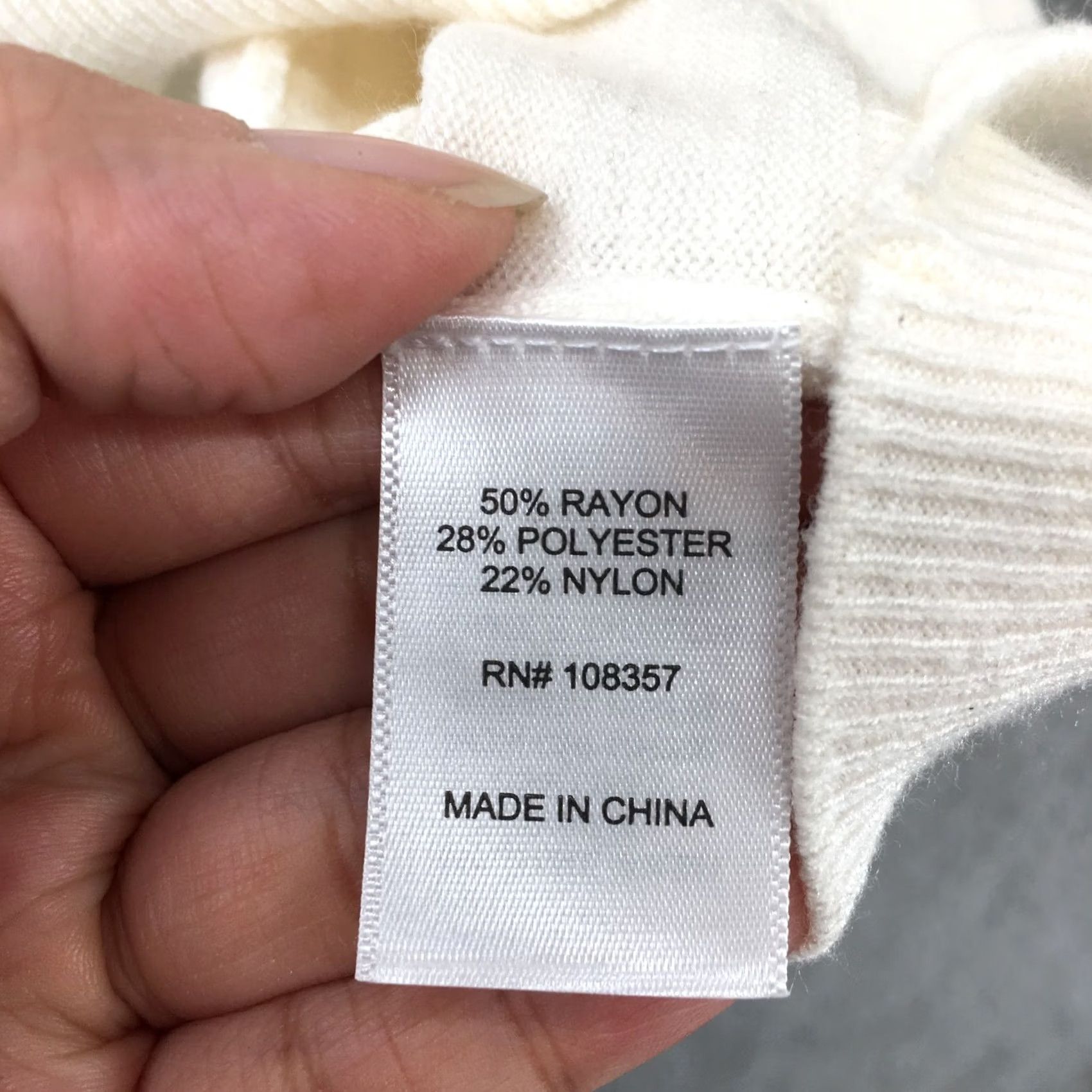 Worthington Worthington Vneck Sweater Womens 5X White Solid Rayon Blend Dolman Sleeve NEW SKU: Plus Size Pullover Womens Clothing Size XXL / US 16-18 / IT 52-54 - 7 Thumbnail