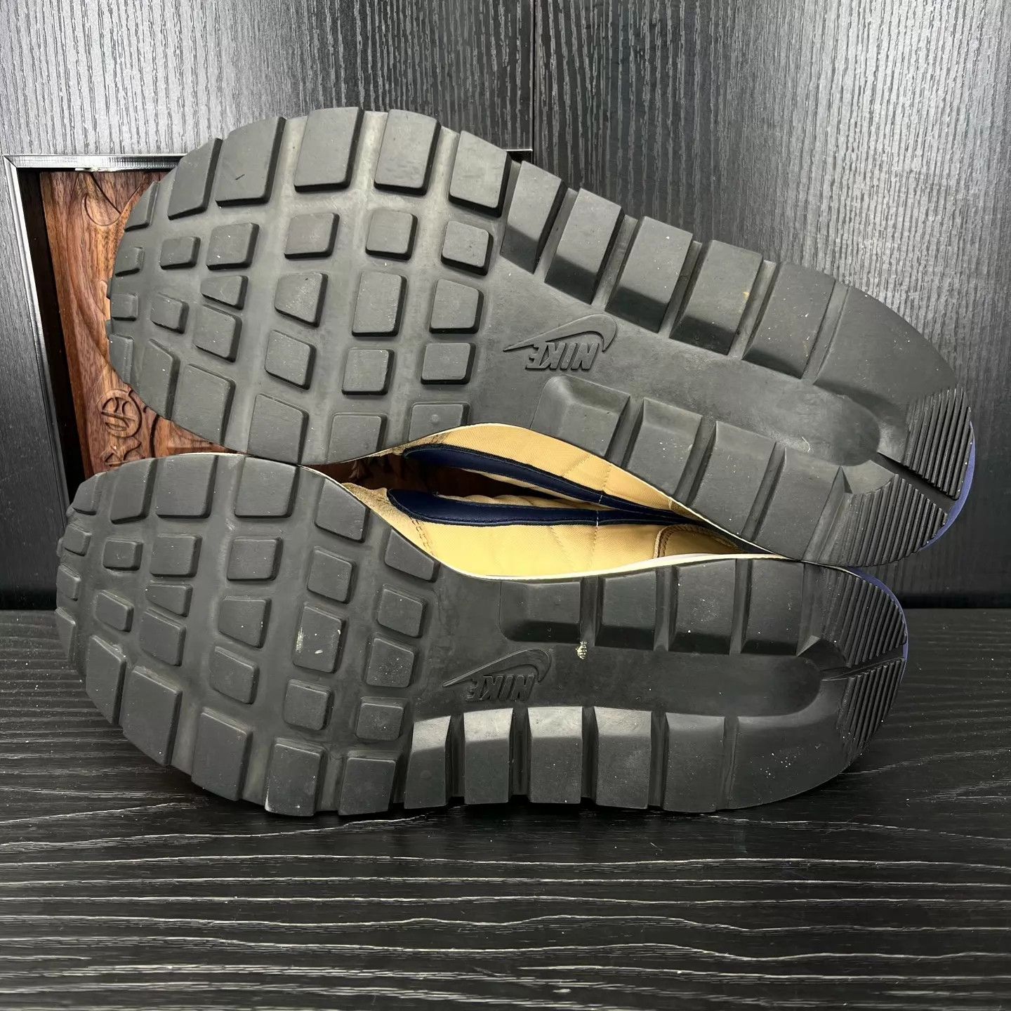 Nike sacai vaporwaffle sesame 42.5 Good Condition With Box Size US 9.5 / EU 42-43 - 7 Thumbnail