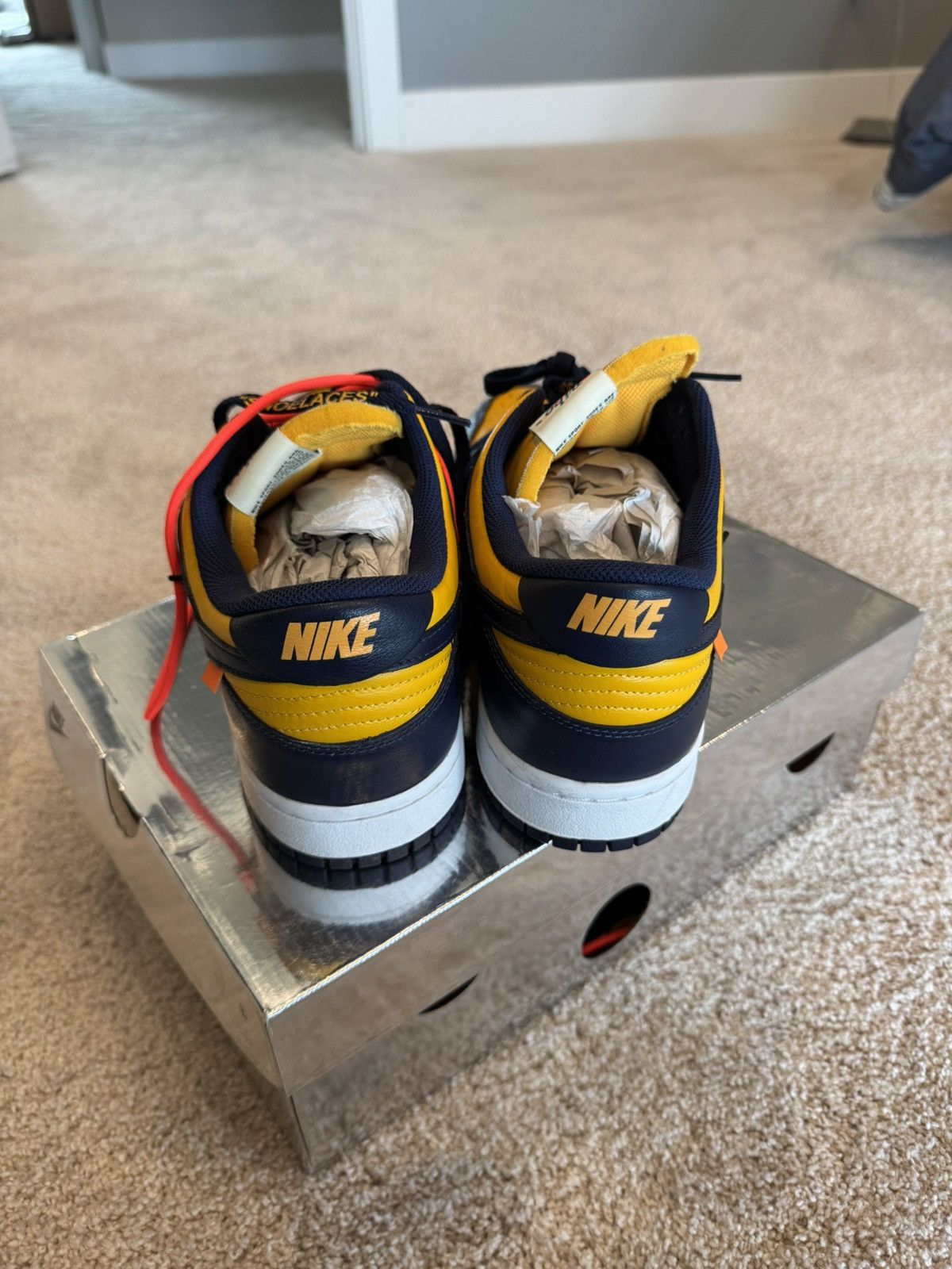 Nike × Off-White Off White Dunk “University Gold” Size US 11.5 / EU 44-45 - 3 Thumbnail