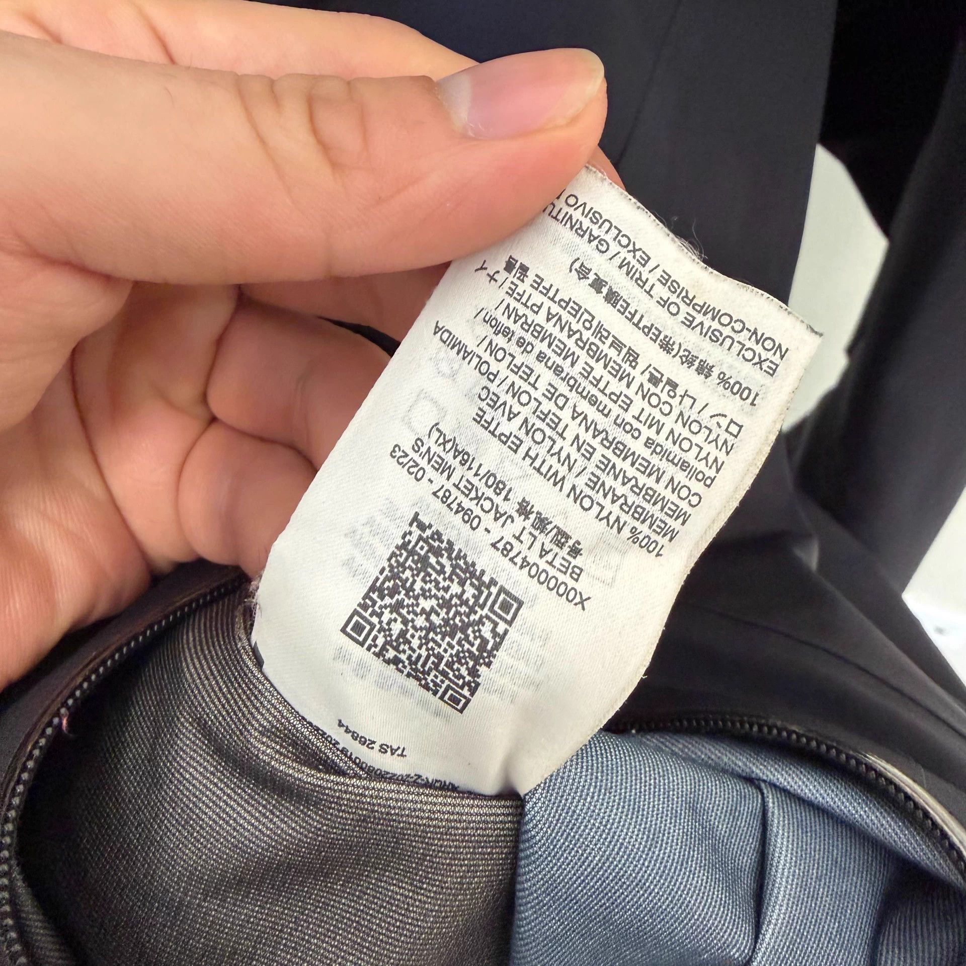 Arc'teryx Arcteryx Beta LT Gore-Tex Men's Black Hard Shell Jacket Size US XL / EU 56 / 4 - 8 Thumbnail