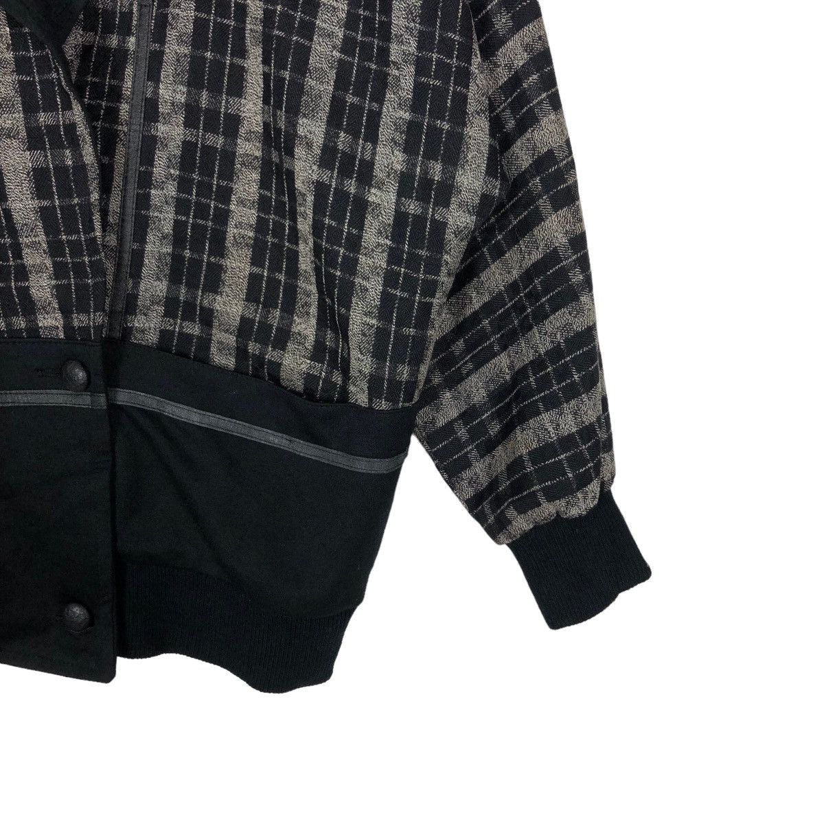 Japanese Brand 🔥90’s VINTAGE CROPPED BOMBER JACKET JAPAN ISSEY MIYAKE Size US M / EU 48-50 / 2 - 5 Thumbnail
