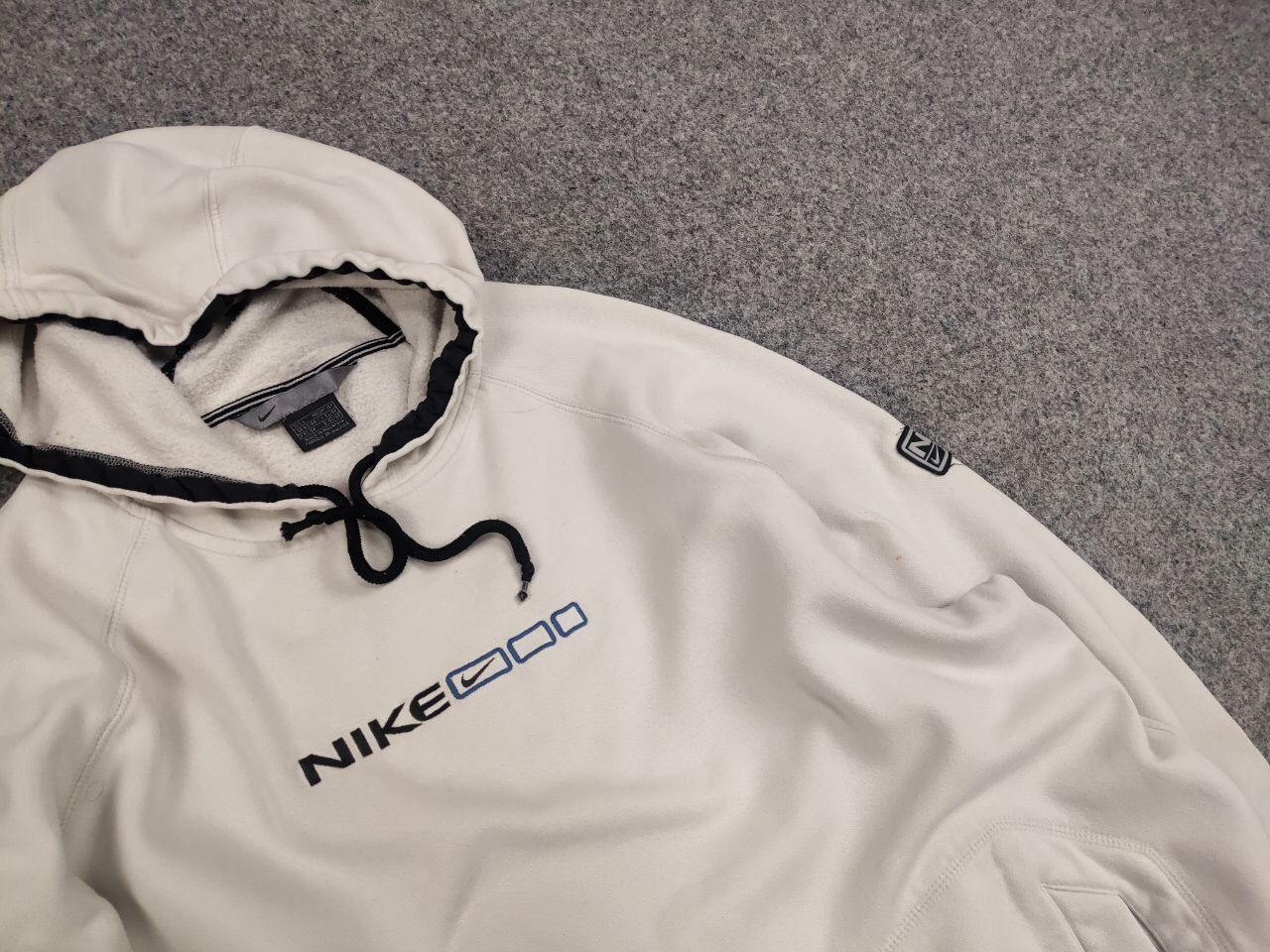 Nike Rare Vintage 90's Nike center swoosh drawstring Baggy Hoodie Size US L / EU 52-54 / 3 - 11 Thumbnail