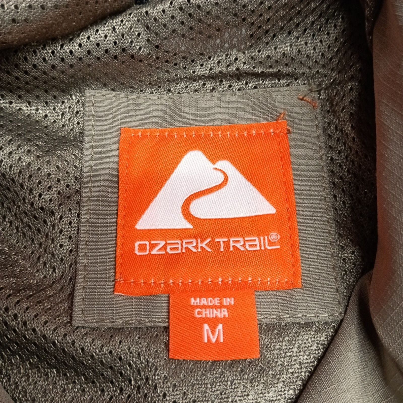 Other Ozark Trail Windbreaker Jacket Men M Taupe Falls Zip Pockets Size US M / EU 48-50 / 2 - 5 Thumbnail