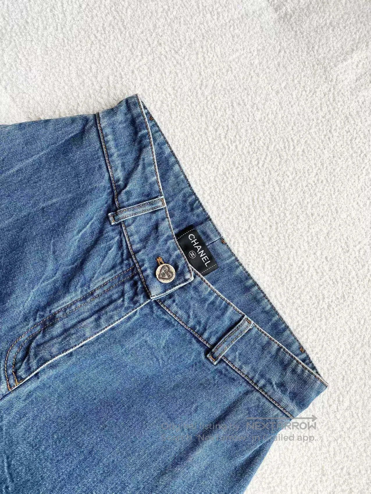 Chanel Chanel Denim shorts| Size 26" / US 2 / IT 38 - 4 Thumbnail