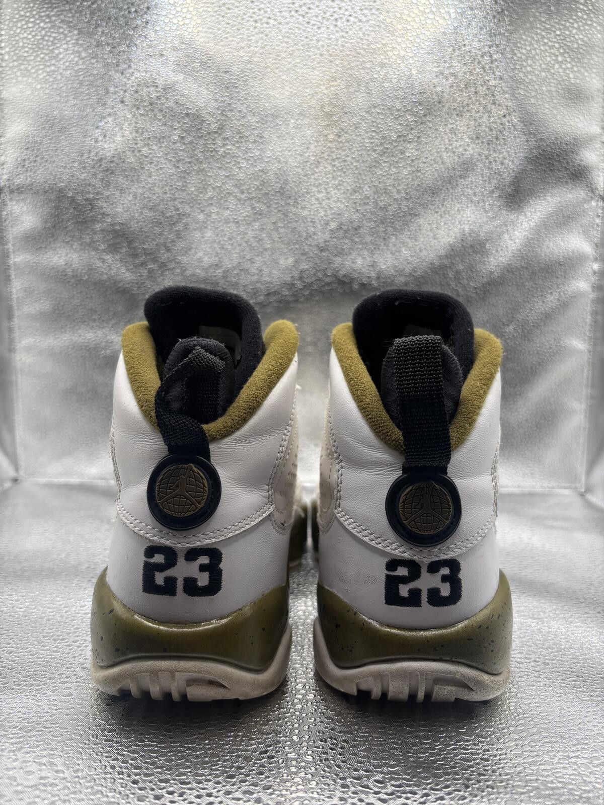 Jordan Brand Air Jordan 9 statue GS Size US 5.5 / EU 38 - 4 Thumbnail