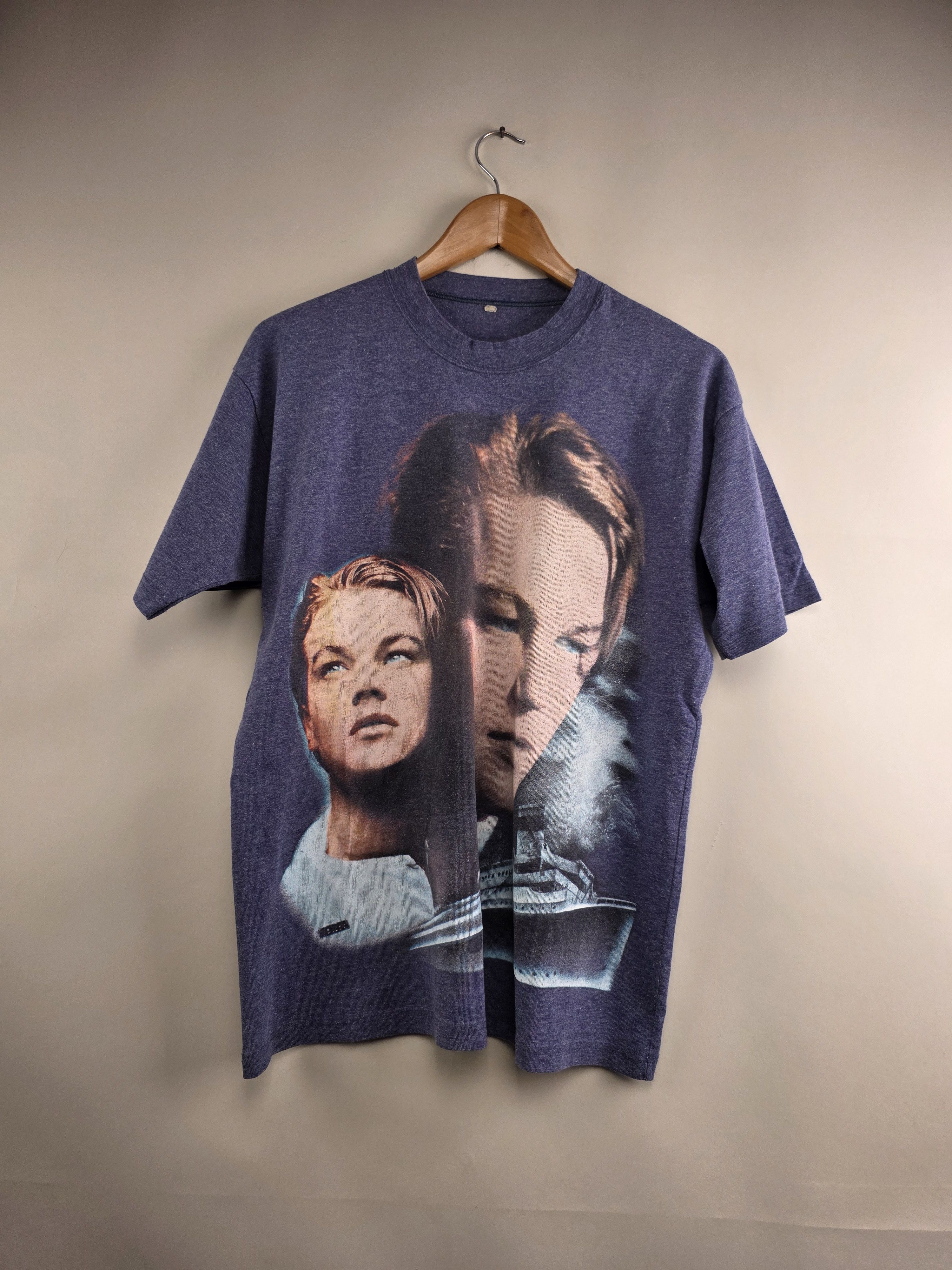 Vintage 90s Leonardo Dicaprio Titanic Rap tee M 21" 26.5" Size US M / EU 48-50 / 2 - 7 Thumbnail