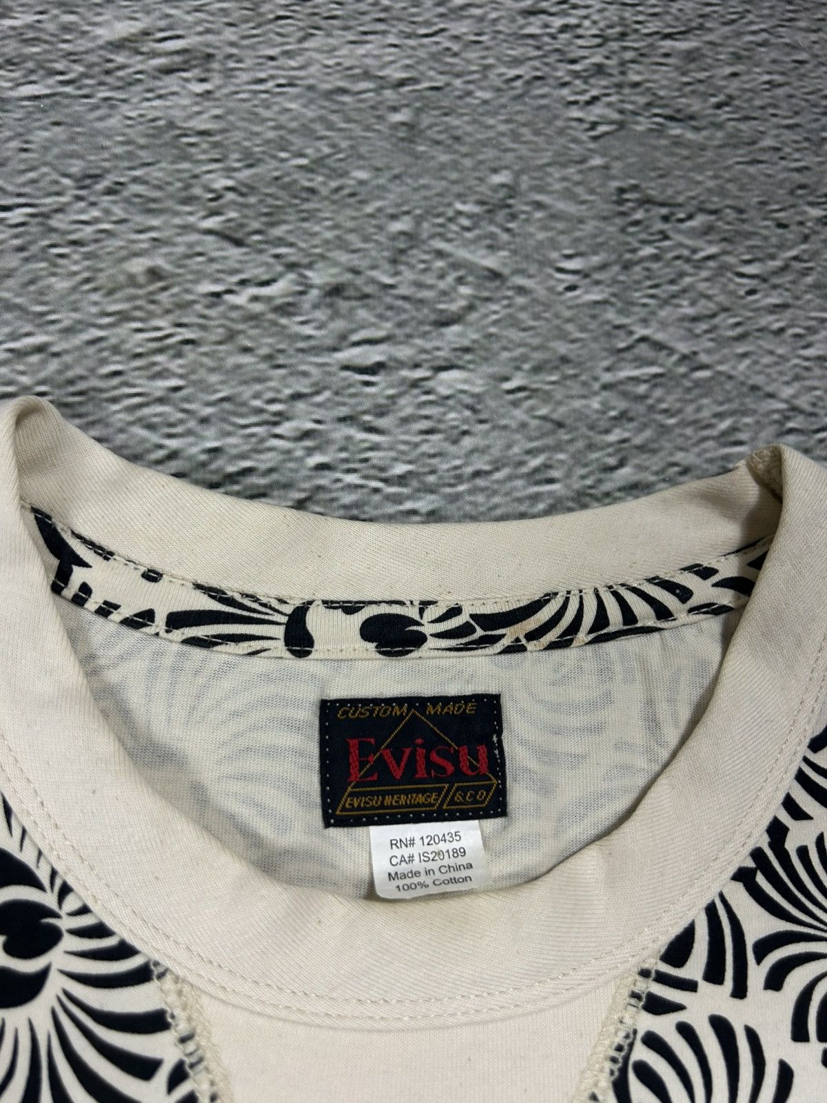 Evisu Evisu t-shirt vintage big logo seagull skull white black Size US L / EU 52-54 / 3 - 3 Thumbnail
