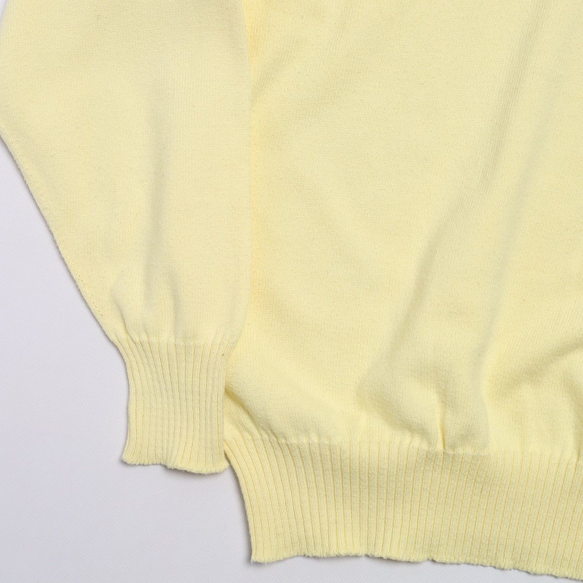 Burberry Burberrys Vintage Small Logo V-neck Sweater London Size US L / EU 52-54 / 3 - 12 Thumbnail