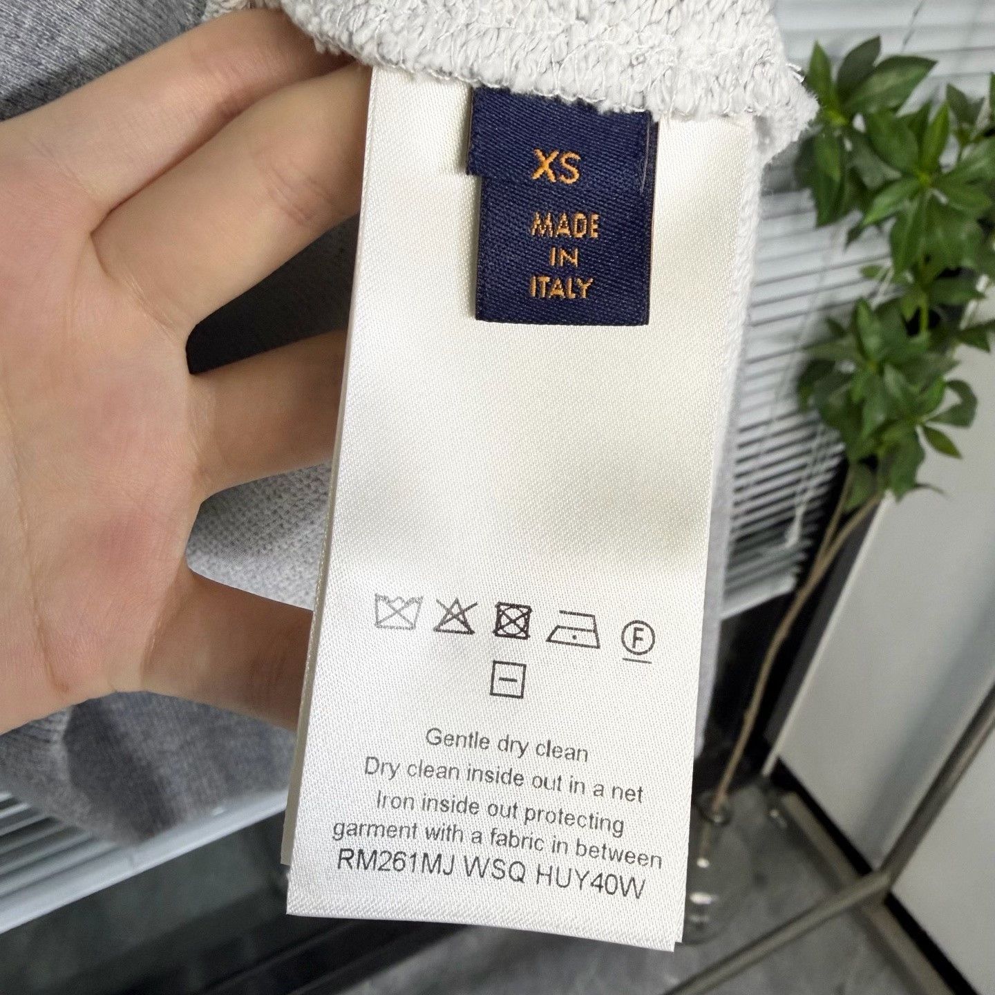 Louis Vuitton Louis Vuitton XS Gray Sweatshirt Size US XS / EU 42 / 0 - 4 Thumbnail