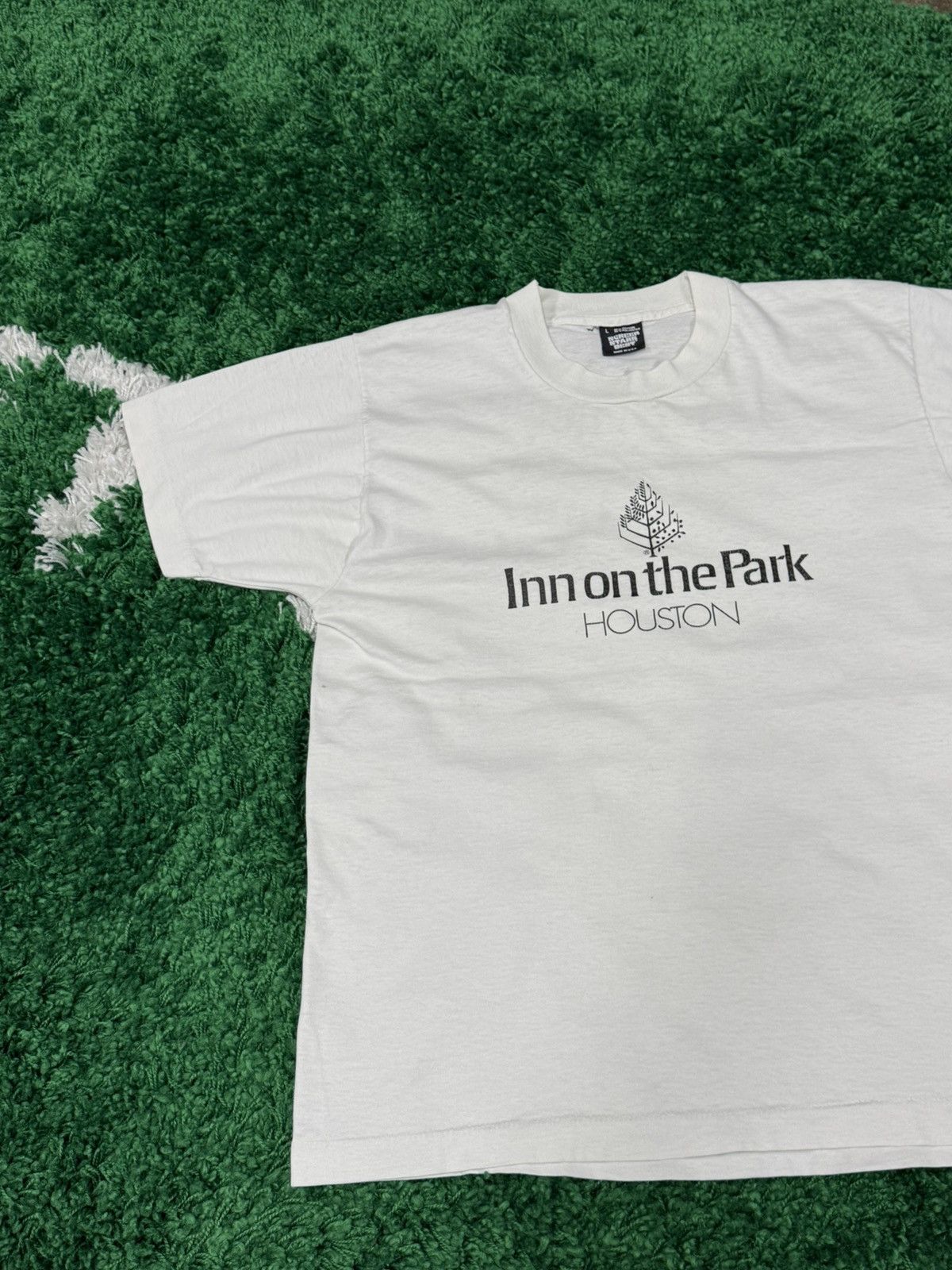Vintage Vintage Houston Texas Inn on The Park Tee Screen Stars Large Size US L / EU 52-54 / 3 - 2 Thumbnail