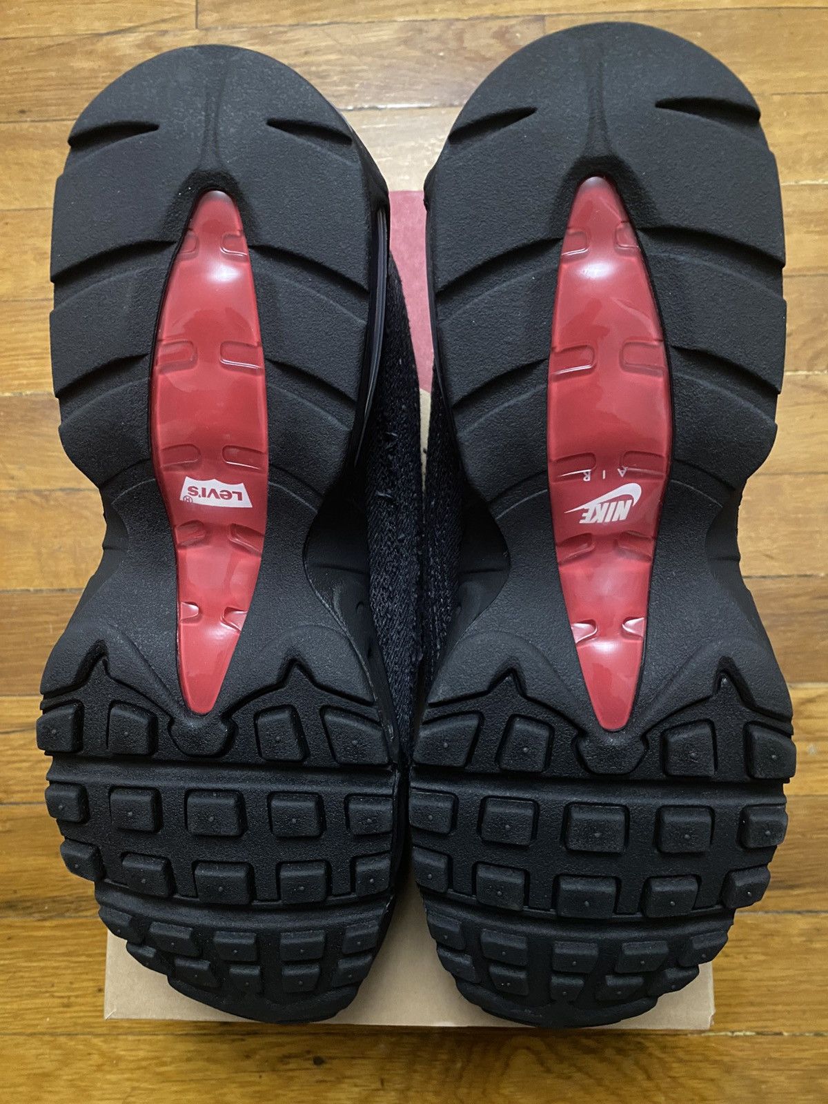 Levi's × Nike Size 10.5 - Nike Air Max 95 OG Levis Black Men’s Size US 10.5 / EU 43-44 - 8 Thumbnail