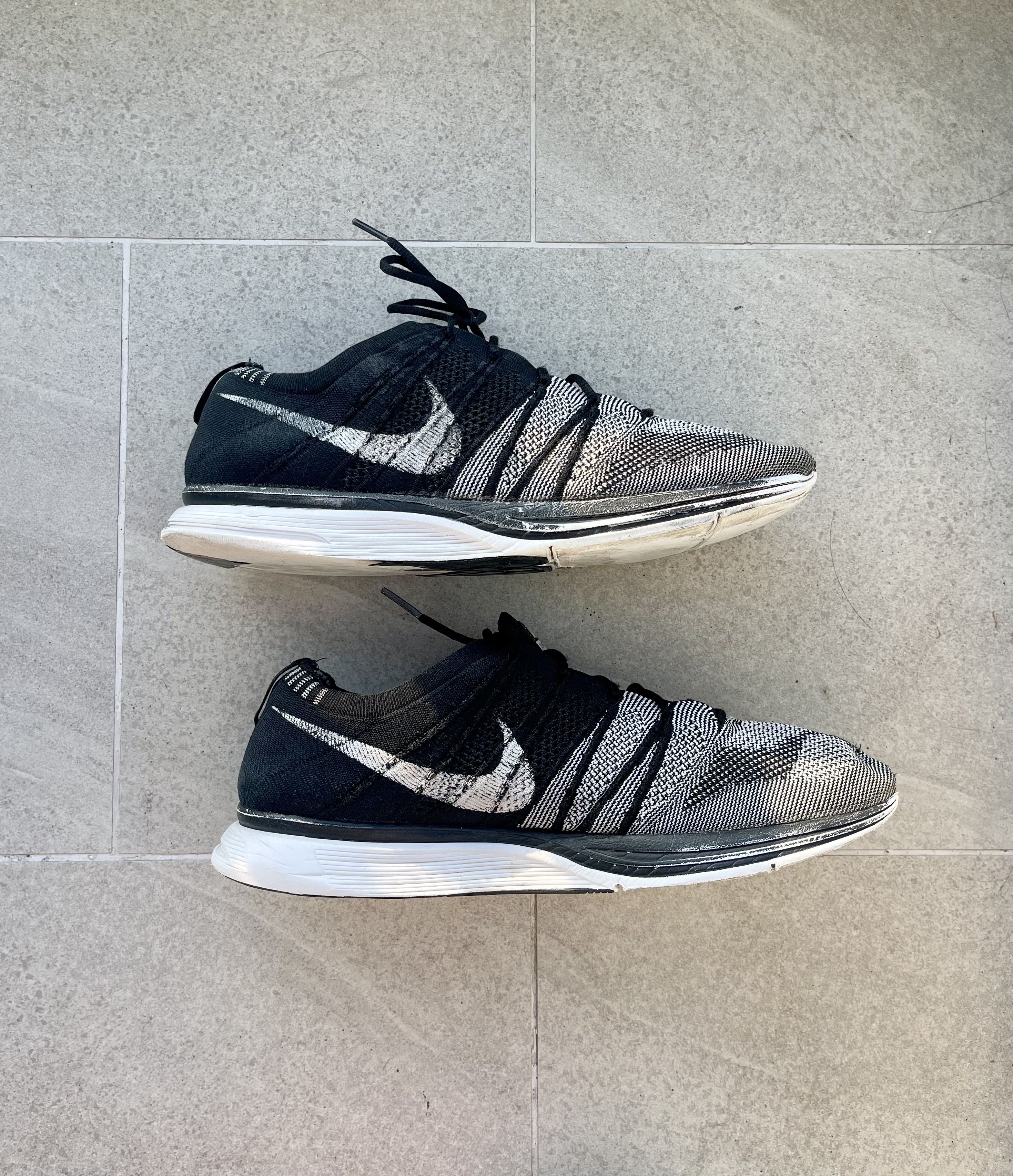 Nike (2018) Nike Flyknit Trainer Oreo Kanye Yeezy Black/ White Size US 10 / EU 43 - 5 Thumbnail