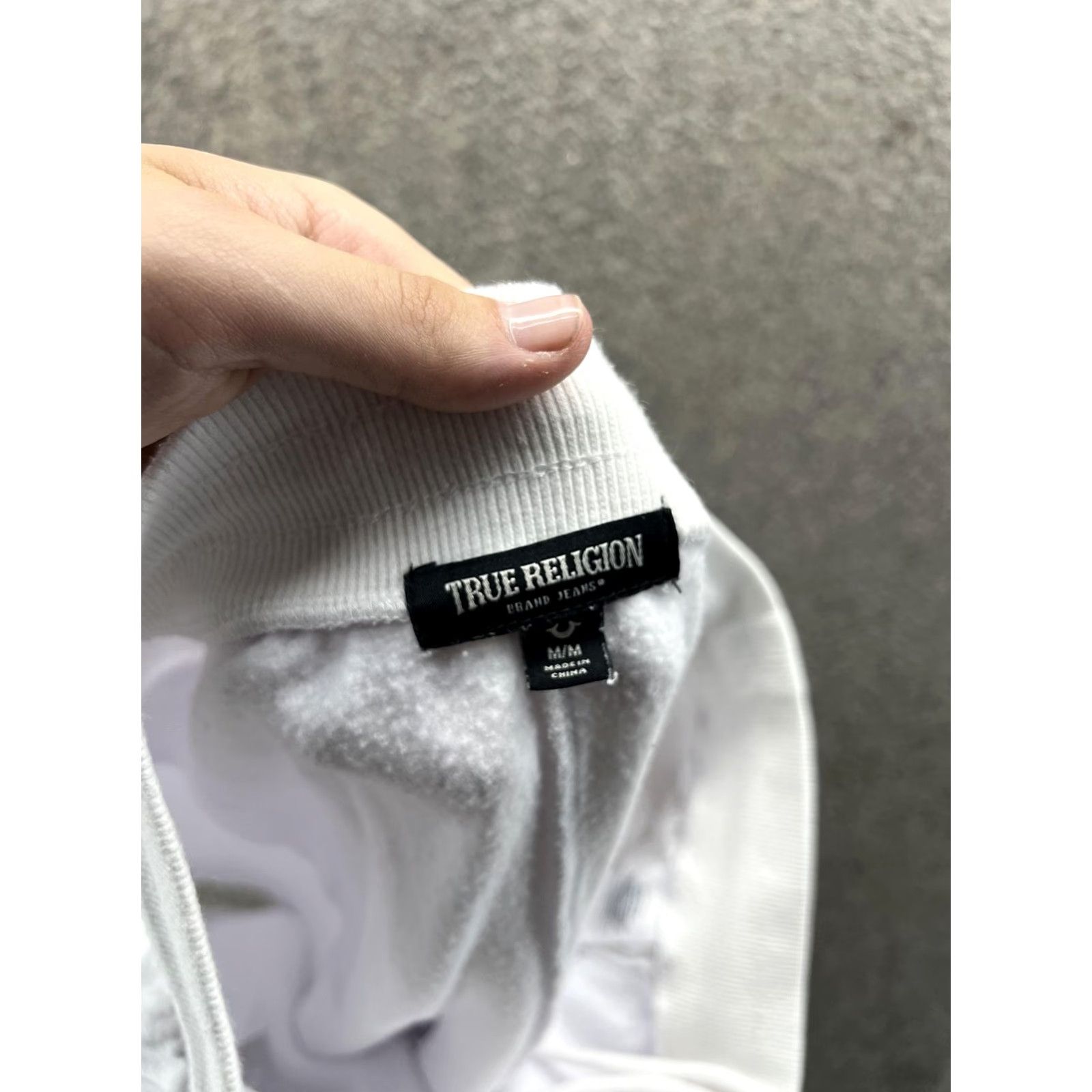 True Religion VINTAGE? No. True Religion Shorts Mens M White Fleece Sweat Elastic Waist Casual 7 Inseam Pockets Logo Horseshoe TR Mens Size US 31 - 2 Thumbnail