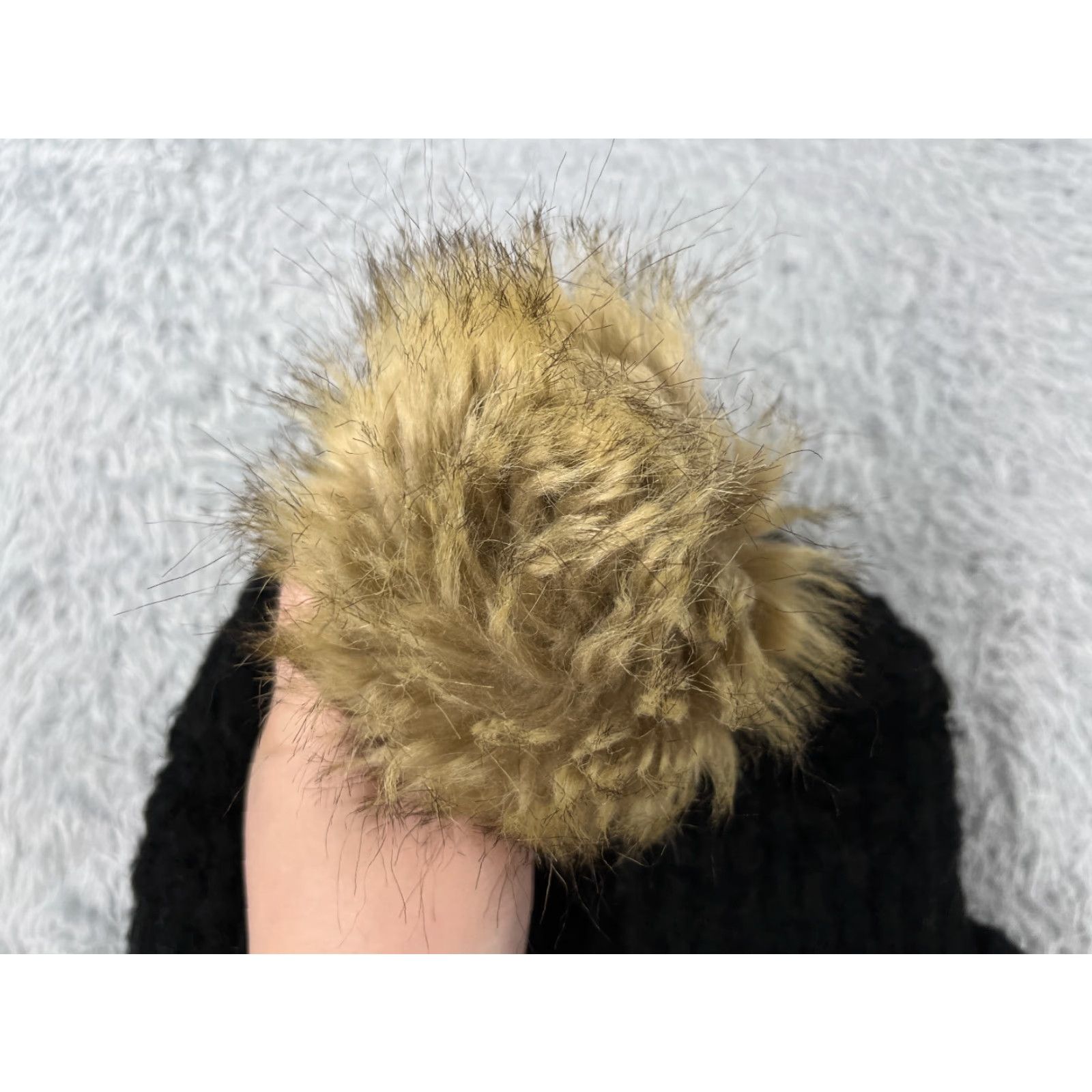 Vintage C.C Exclusives Beanie Toque Womens One Size Black Knit Acrylic Line Faux Fur Pom Size ONE SIZE - 4 Thumbnail