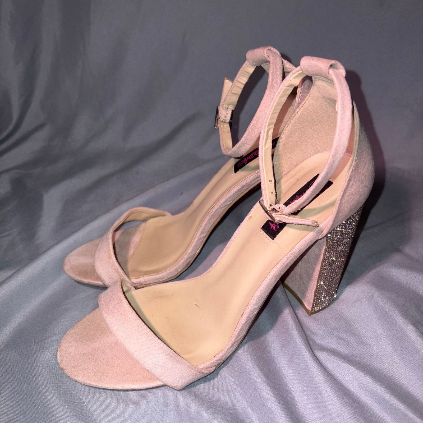 Other Wild Diva Pink Faux Suede Block Heel Sandals w/ Rhinestones Size US 8 / IT 38 - 2 Thumbnail