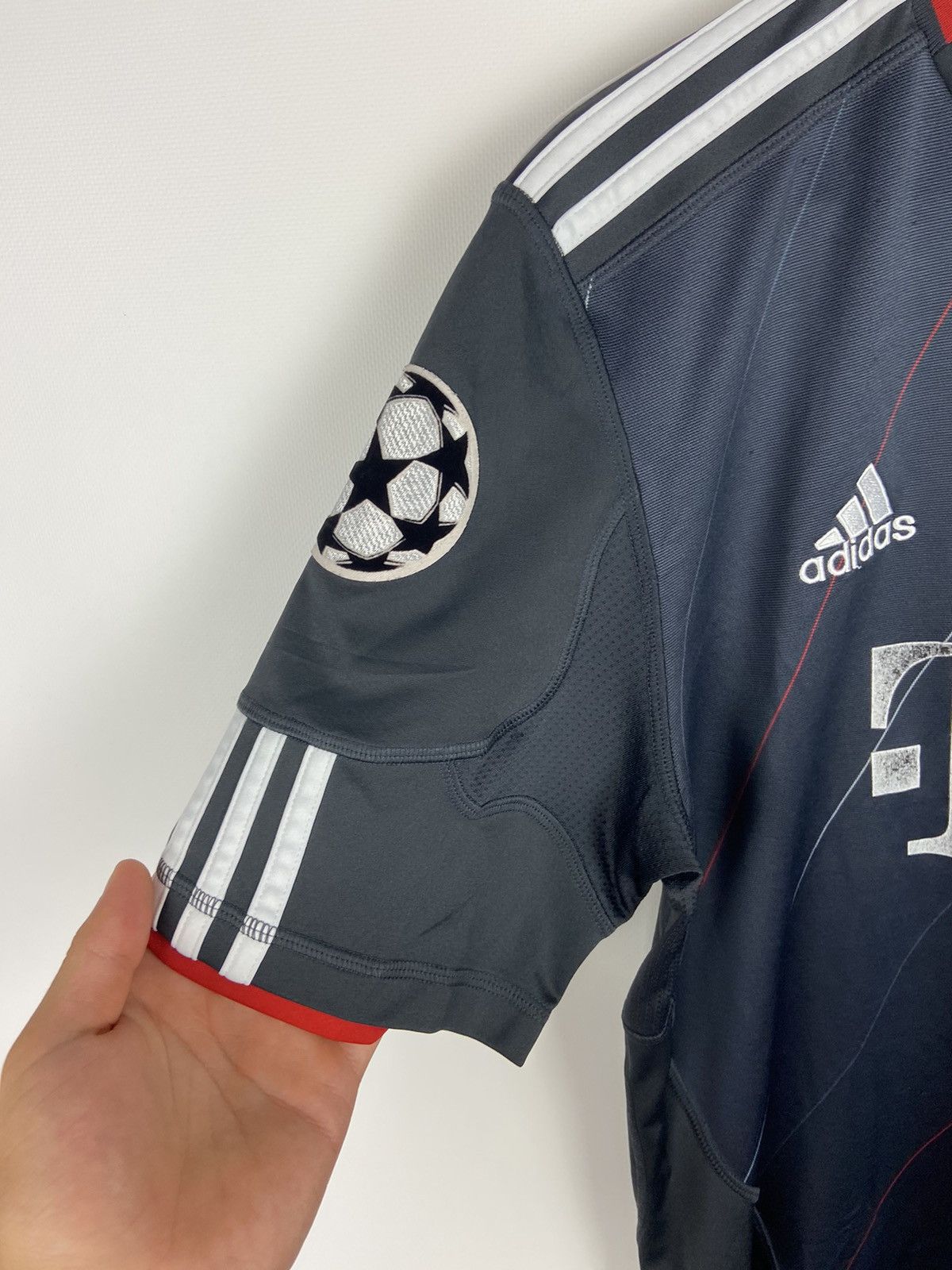 Vintage JERSEY ADIDAS BAYERN MUNICH FOOTBALL SHIRT 2011 TONI KROOS Size US M / EU 48-50 / 2 - 9 Thumbnail