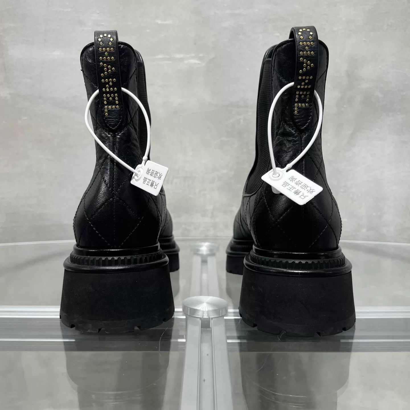 Chanel Chanel 23A Quilted Chelsea Boots 38 YH26911 Size US 7.5 / IT 37.5 - 6 Thumbnail