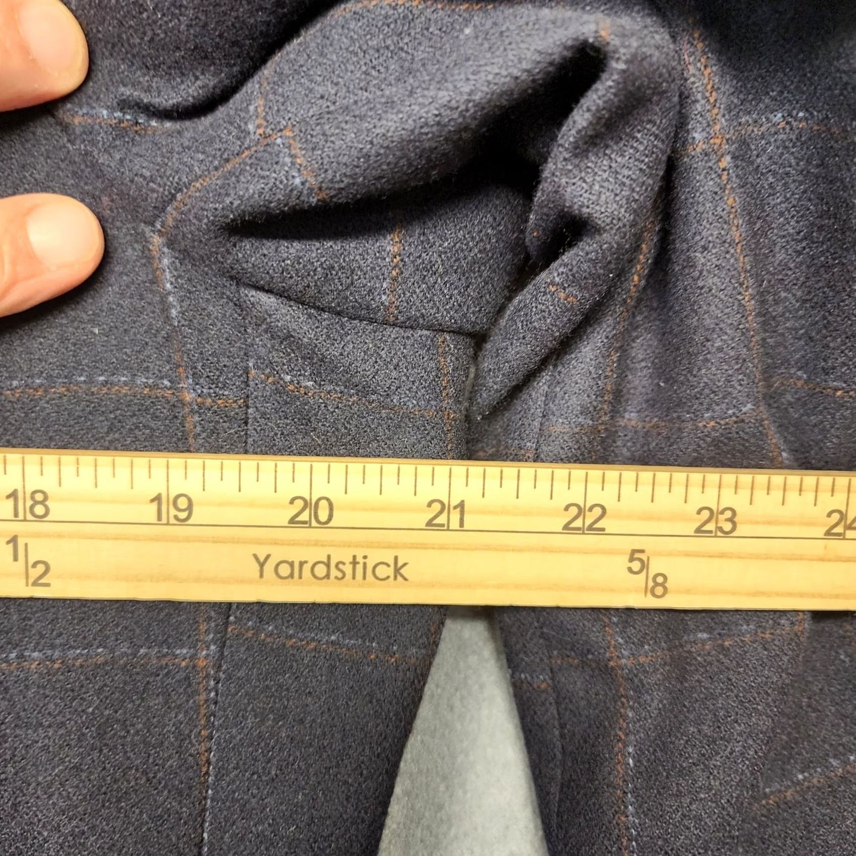 Brooks Brothers Brooks Brothers Madison Sport Coat Jacket Men 42R Blue Windowpane Plaid Altered Jacket Mens 2 Piece Sport Coat Blue Windowpane Plaid 42R Mens Size US XS / EU 42 / 0 - 7 Thumbnail