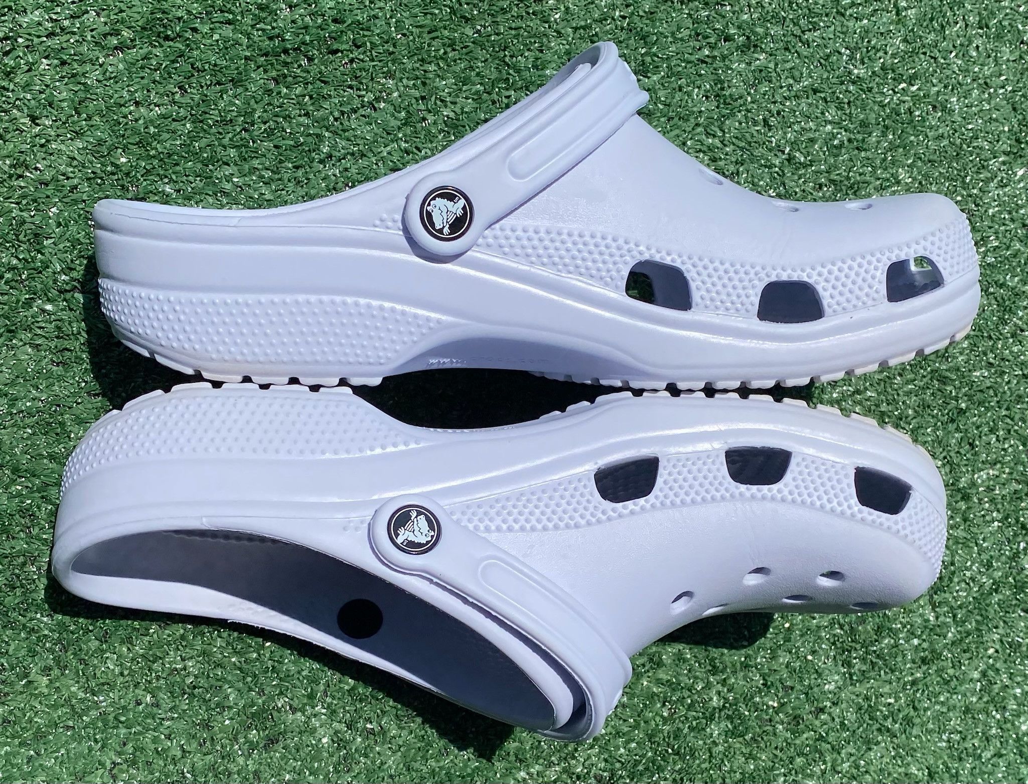 Crocs Crocs are Classic White Slip On Clogs Unisex Size M10 W12 Size US 10 / EU 43 - 7 Thumbnail