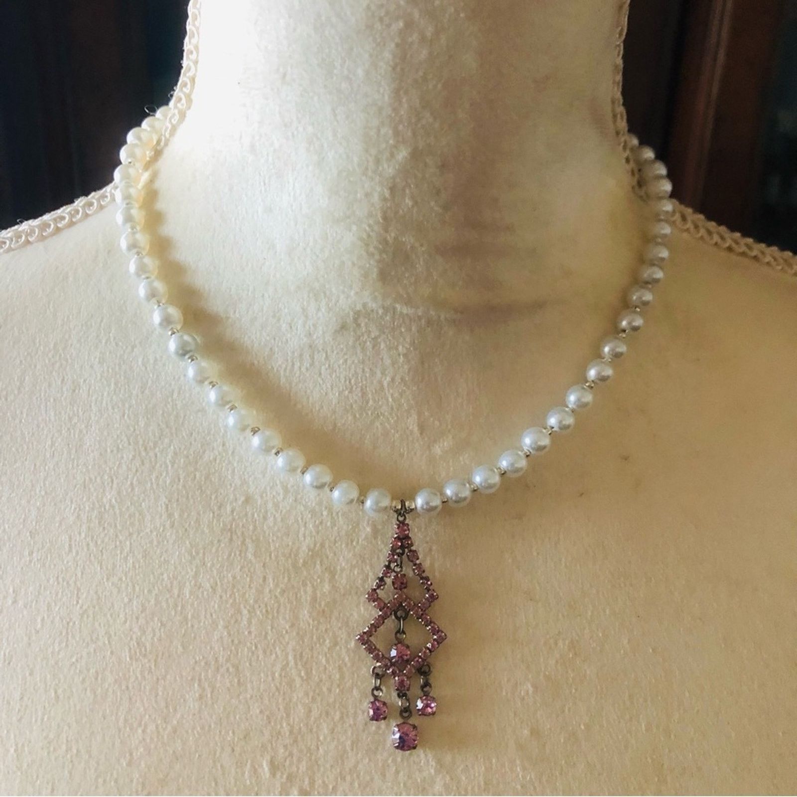 Handmade Handcrafted repurpose elegant pink chandelier Pearl necklace Size ONE SIZE - 2 Thumbnail