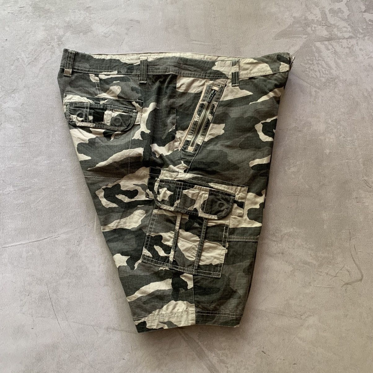 Ecko Unltd. Ecko Unltd. Camo Cargo Short Pants Size US 36 / EU 52 - 4 Thumbnail