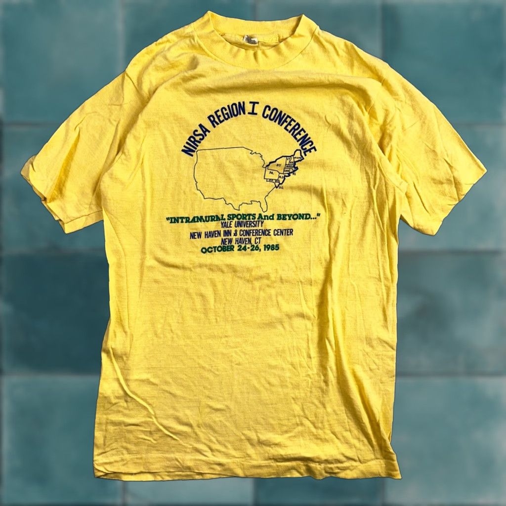 Vintage Vintage Yale University 1985 NIRSA Screen Stars T-Shirt Men L Yellow Collegiate College Educational Graphic Size US L / EU 52-54 / 3 - 1 Thumbnail