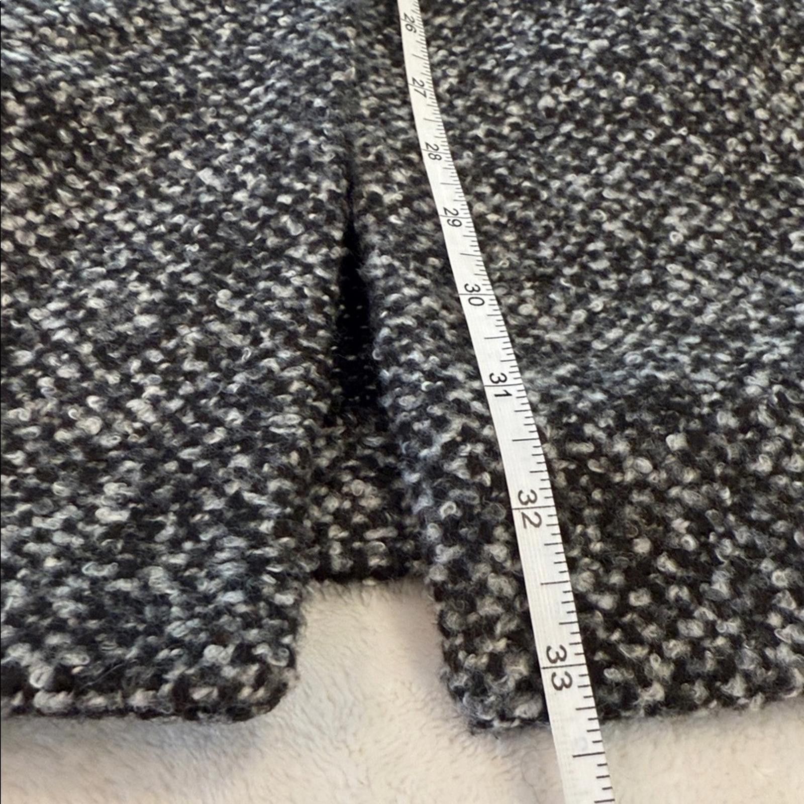 Old Navy Old Navy Black & White wool blend coat floral broach SZ Med Size M / US 6-8 / IT 42-44 - 12 Thumbnail