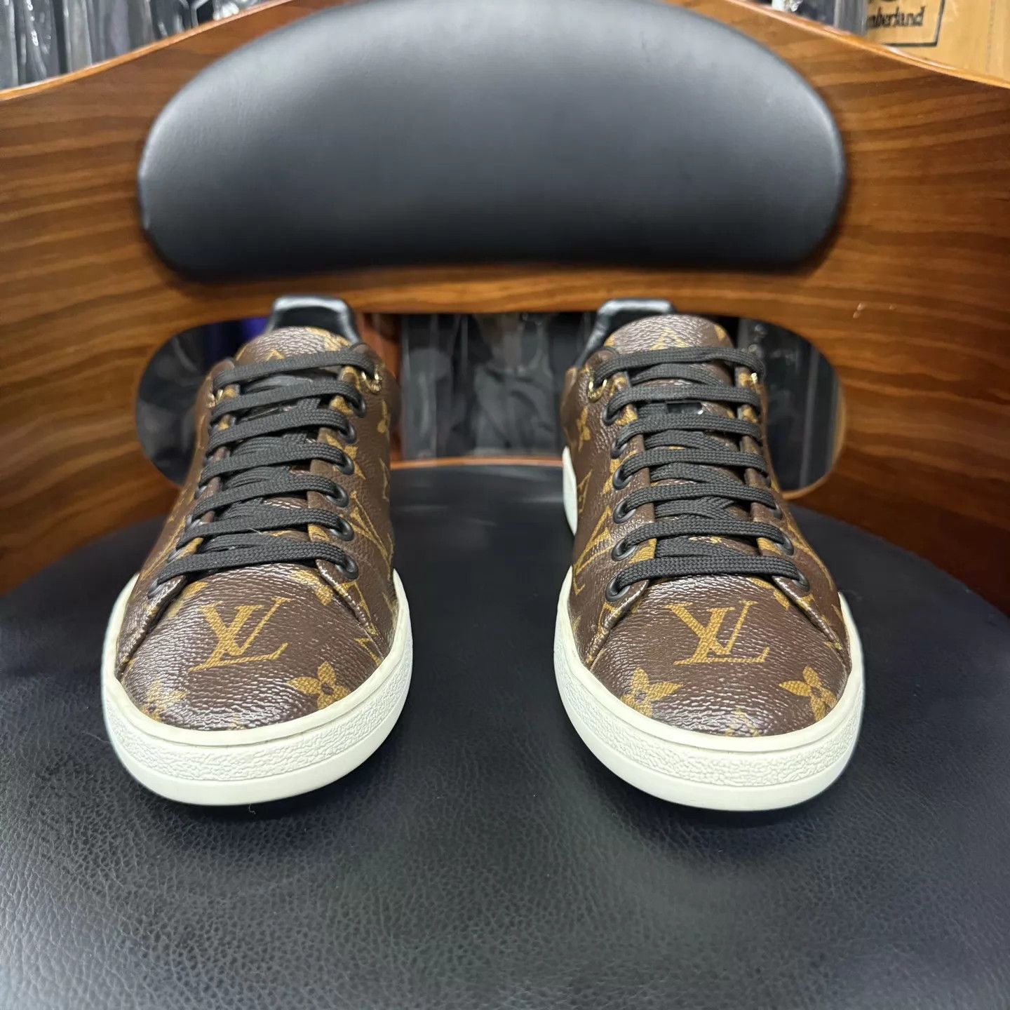 Louis Vuitton LV Frontrow Monogram Cowhide Sneakers 36.5 Like New Size US 6 / IT 36 - 2 Thumbnail