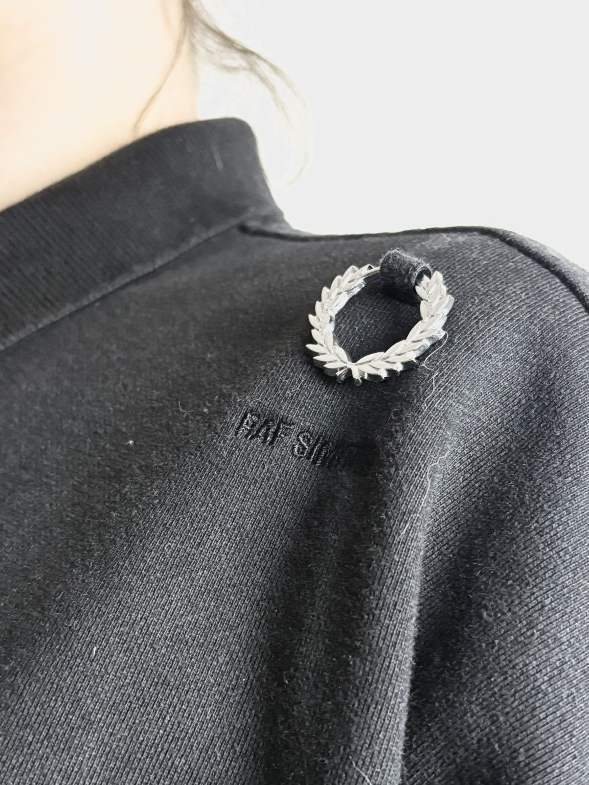 Fred Perry × Raf Simons 2019 Vintage Raf Simons x Fred Perry Ring Irons Sweatshirt Size US M / EU 48-50 / 2 - 3 Thumbnail