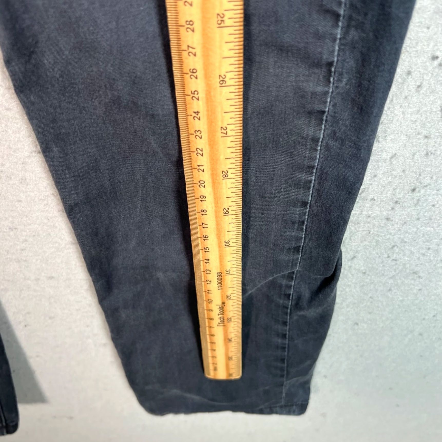 Michael Kors VINTAGE Michael Kors Mens Parker Fit Jeans Tapered Leg Size 29 Waist 29 Inseam 31 Grey Cotton Blend Size US 29 - 7 Thumbnail