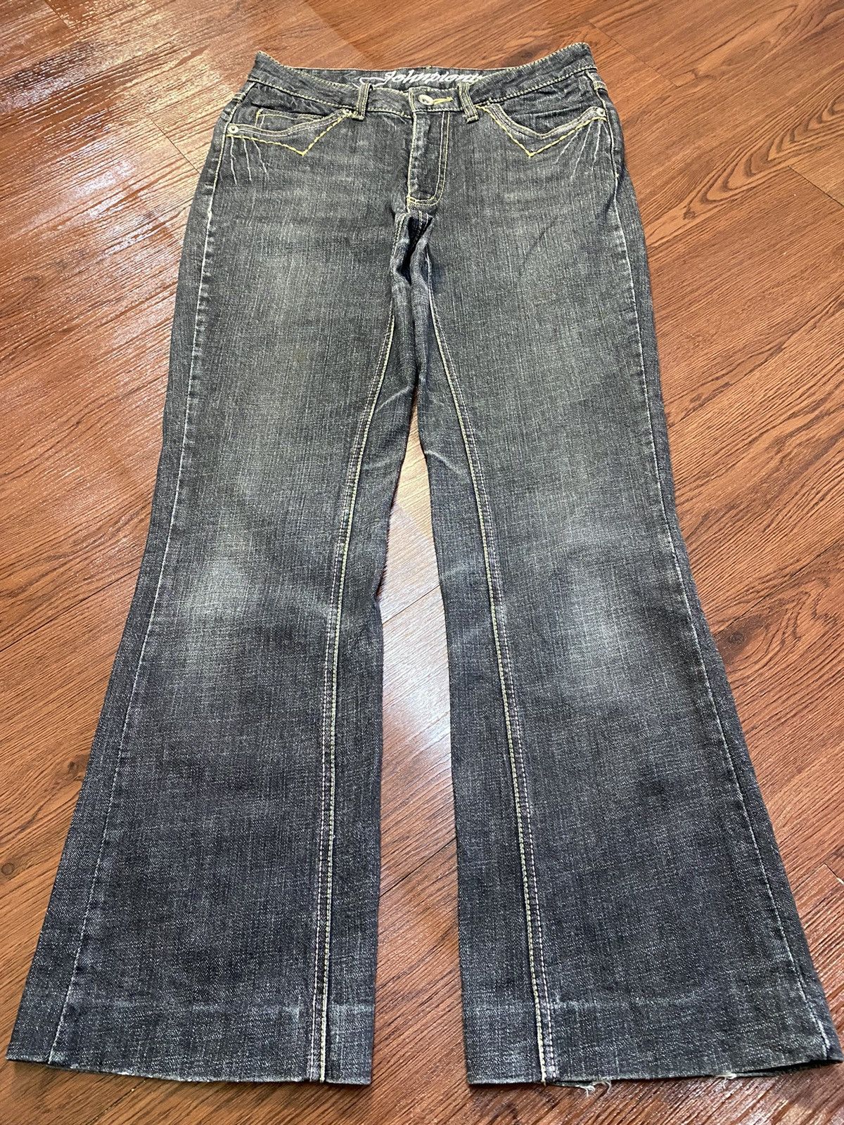 Japanese Brand Vintage Japanese Brands Blue Wash Embroidered Flare Jeans Size 28" / US 6 / IT 42 - 2 Thumbnail