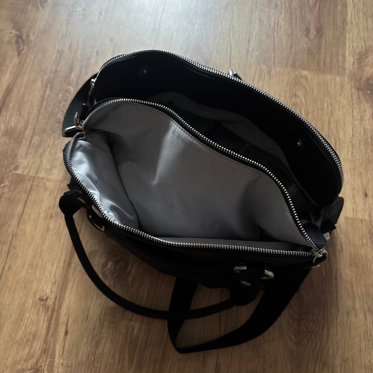 George Gina & Lucy George Gina Lucy GGL Avantgarde Gothic Black Carabiner Bag Size ONE SIZE - 8 Thumbnail
