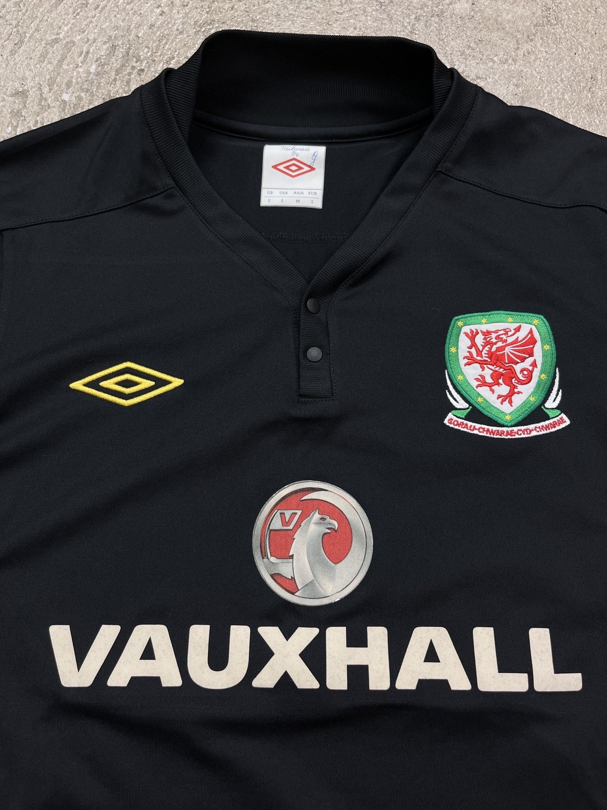 Umbro WALES UMBRO SOCCER JERSEY TEE - № 677 Size US M / EU 48-50 / 2 - 3 Thumbnail