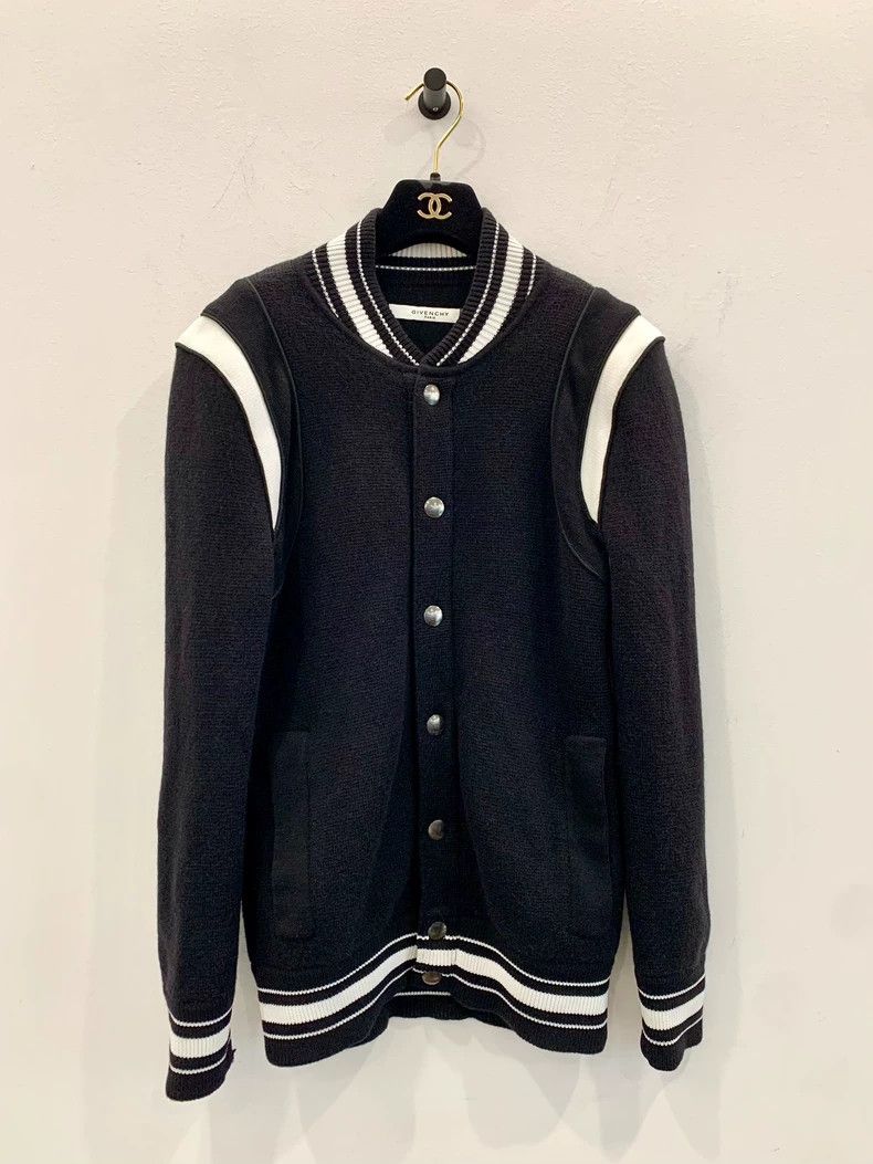 Givenchy Givenchy Wan Qian Same Style, Black and White Embroidered Size US S / EU 44-46 / 1 - 3 Thumbnail