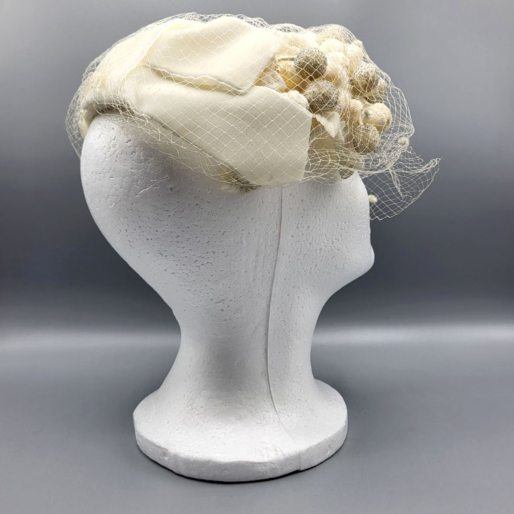 Vintage VINTAGE Lecie Womens 1950s Hat Ivory Pom-Pom Net Union Made USA Size ONE SIZE - 7 Thumbnail