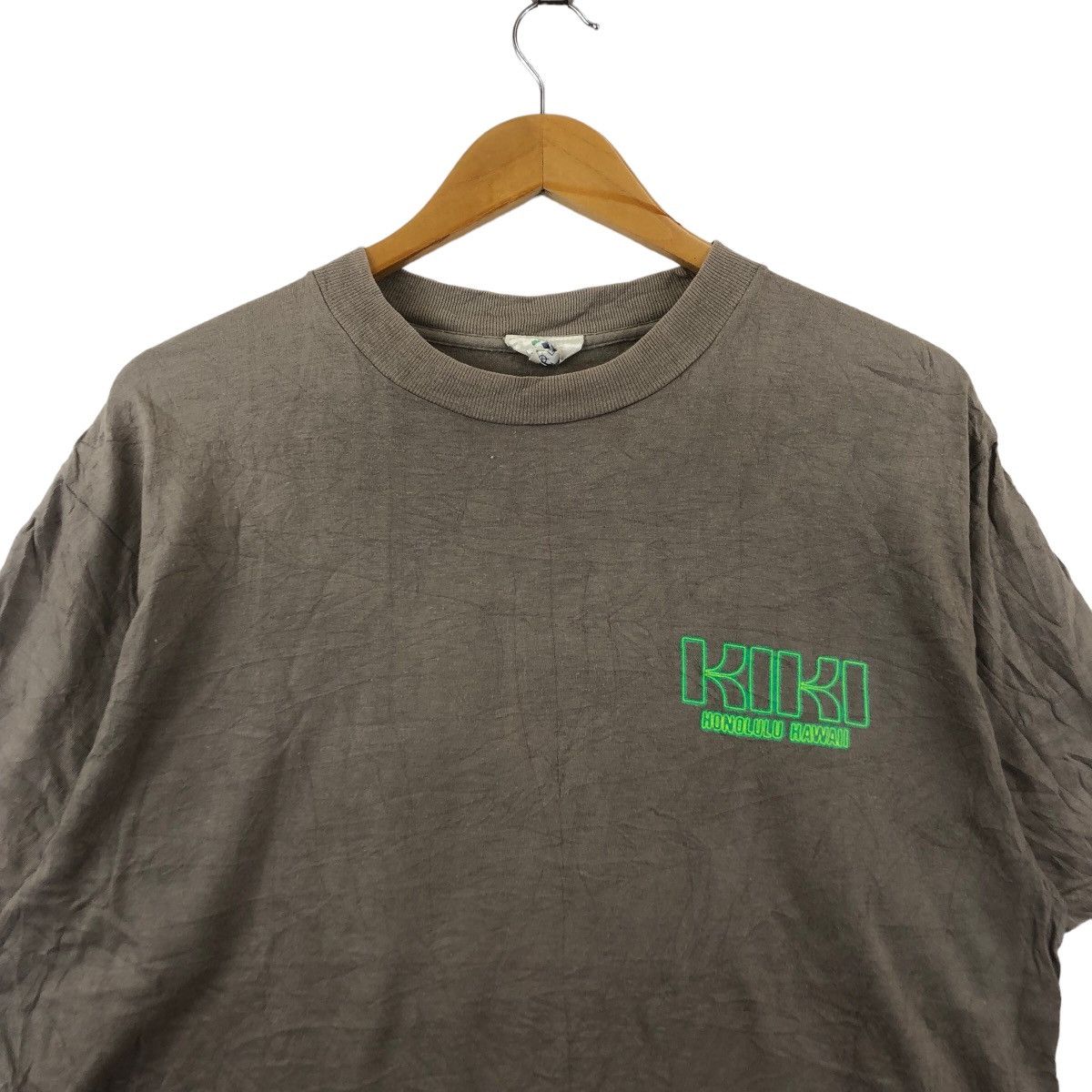 Vintage Vintage KIKI HONOLULU HAWAII Surf Beach Radio Tee Shirt Size US XL / EU 56 / 4 - 4 Thumbnail
