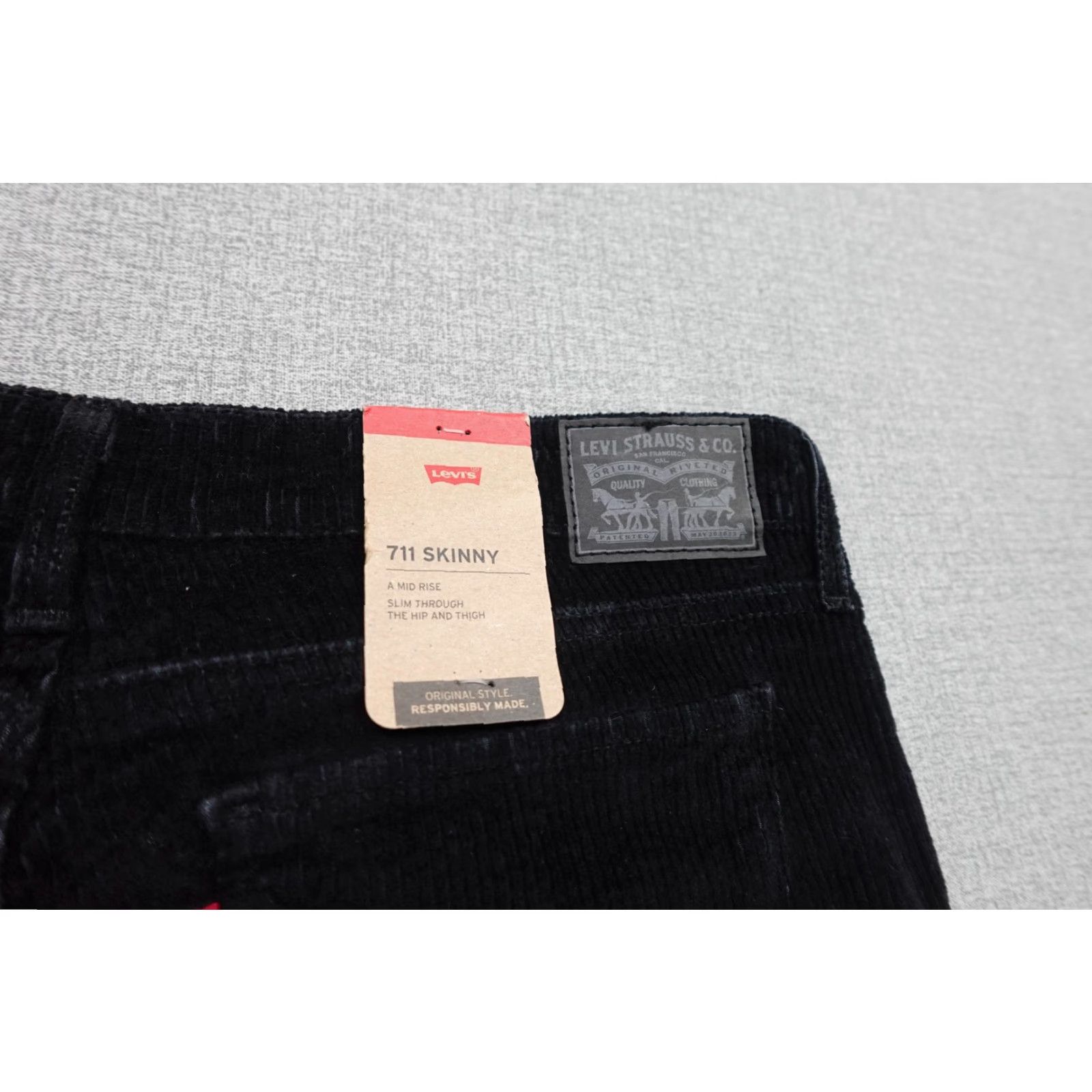 Levi's Levi's 711 Skinny Jeans Womens 33x30 Black Corduroy Mid Rise Stretch Jeans Size 24" / US 00 / IT 34 - 2 Thumbnail