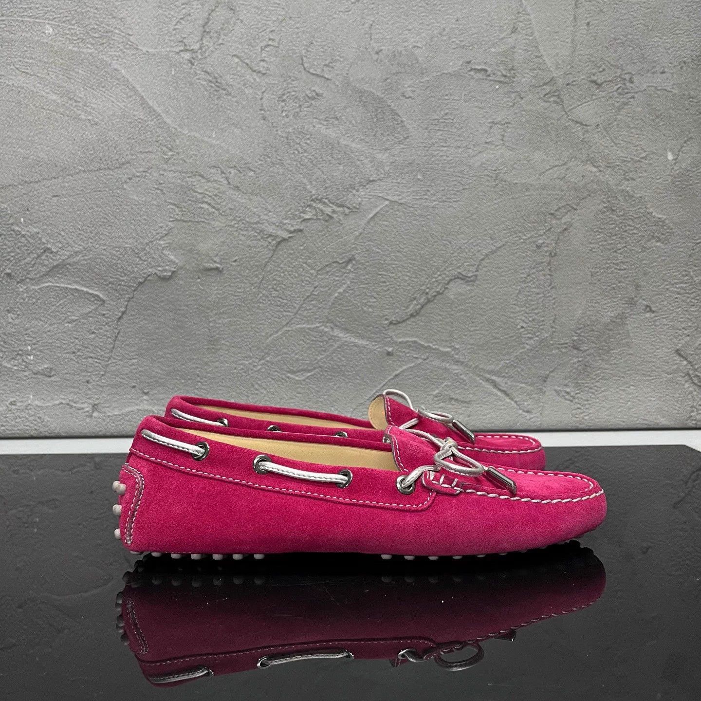 Tod's TOD'S Gommino loafers 36.5 EU like new tried once Size US 5.5 / IT 35.5 - 3 Thumbnail