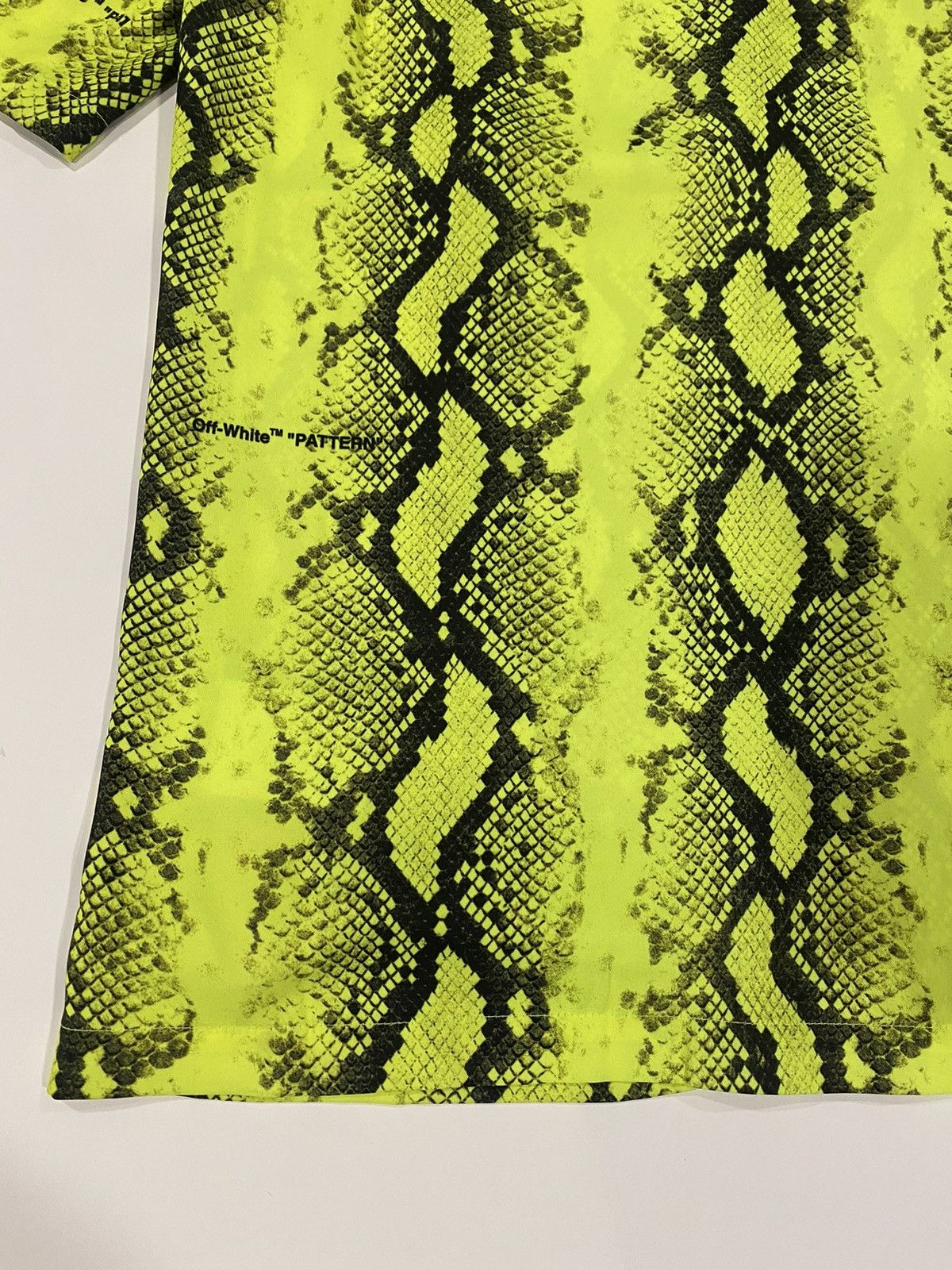 Off-White Off-White Snake Skin Print Button Up Shirt Size US S / EU 44-46 / 1 - 7 Thumbnail