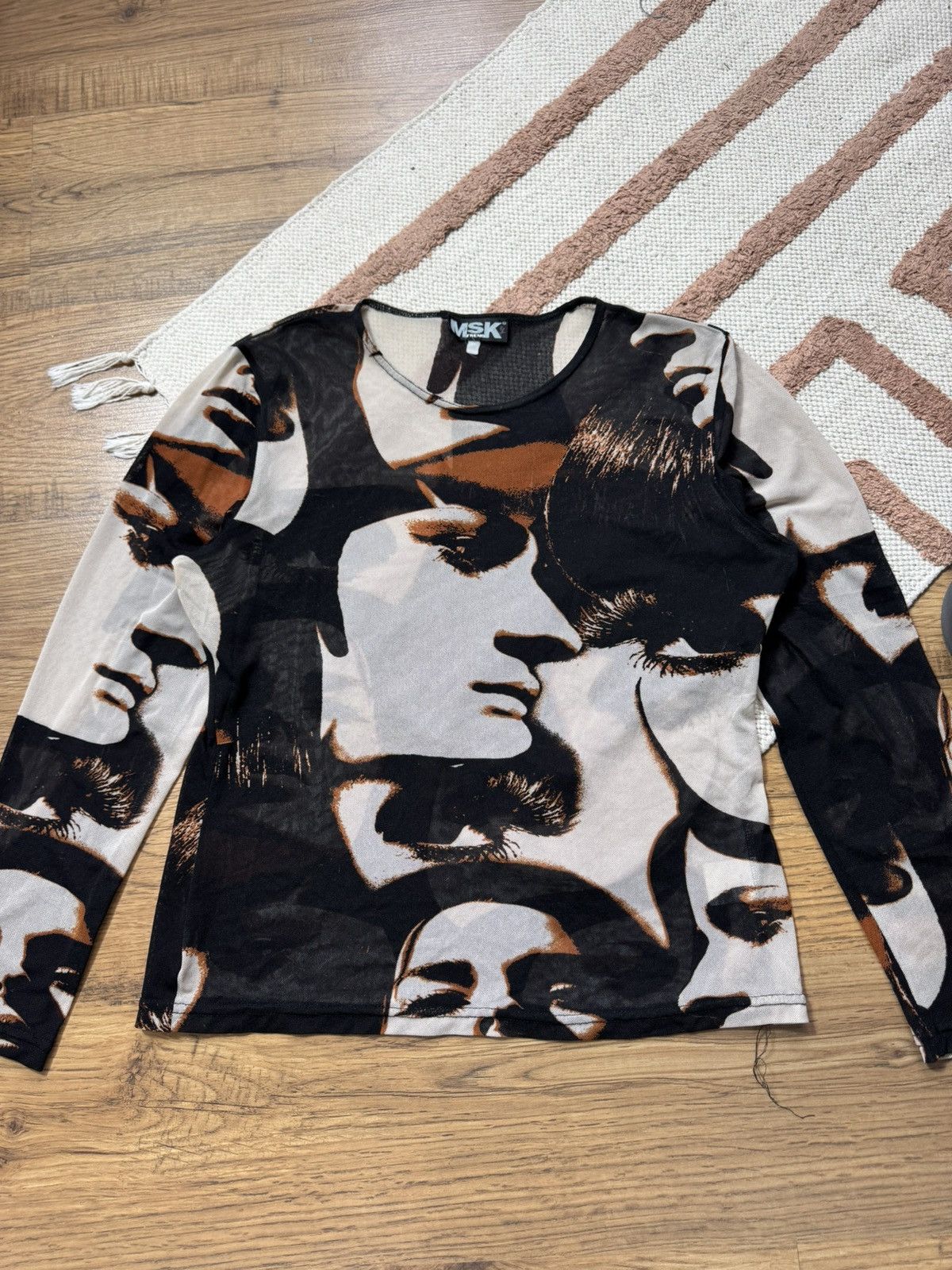 Vintage FACES PRINT JEAN PAUL GAULTIER STYLE MESH LONG SLEEVE Size M / US 6-8 / IT 42-44 - 2 Thumbnail
