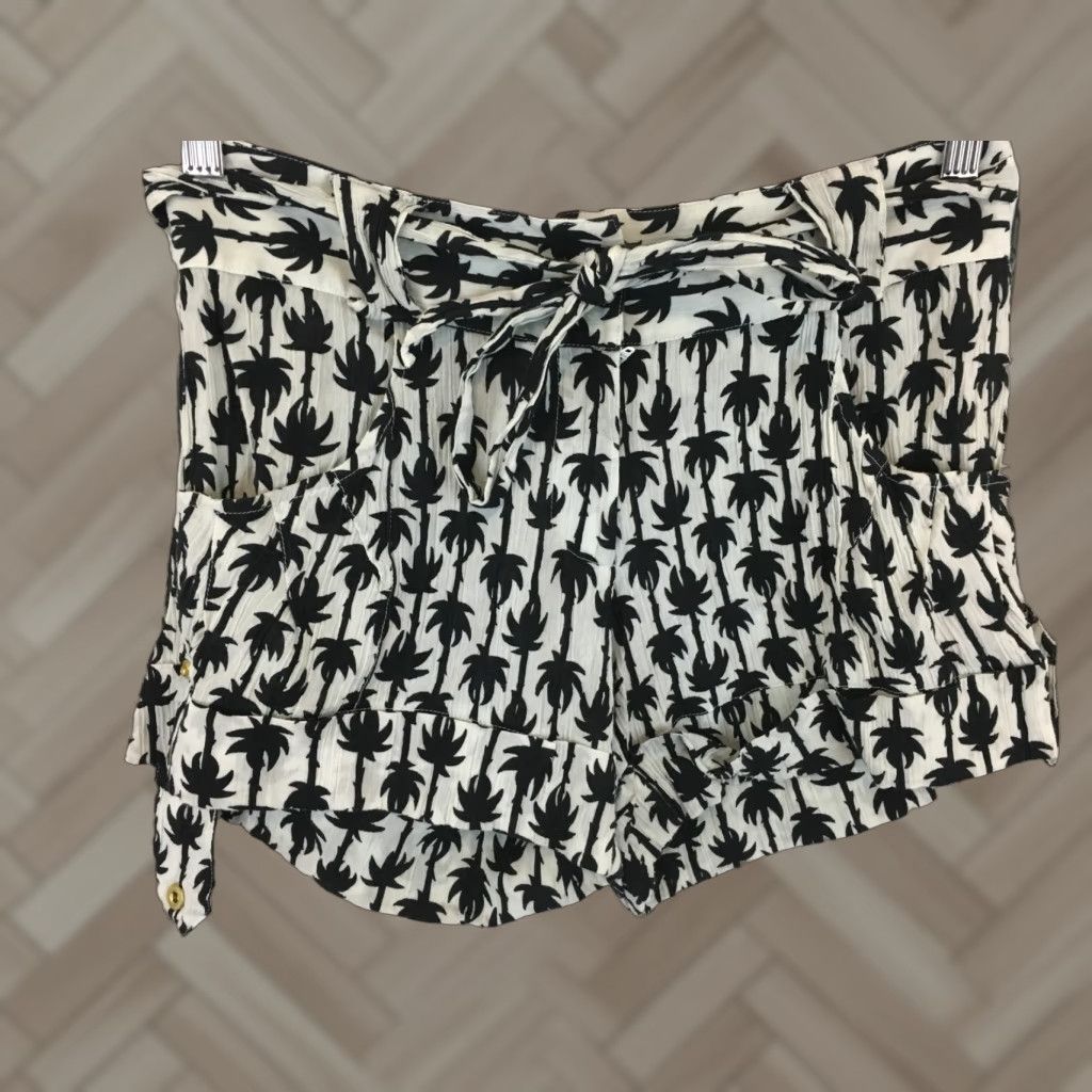 Diane von Furstenberg Diane von Furstenberg Shorts Black Gray Palm Trees Women's Sz TG.S Tie Belt Casual Shorts 28 in. Multi-Colored Palm Theme Mens Girls Size 28" / US 6 / IT 42 - 1 Thumbnail