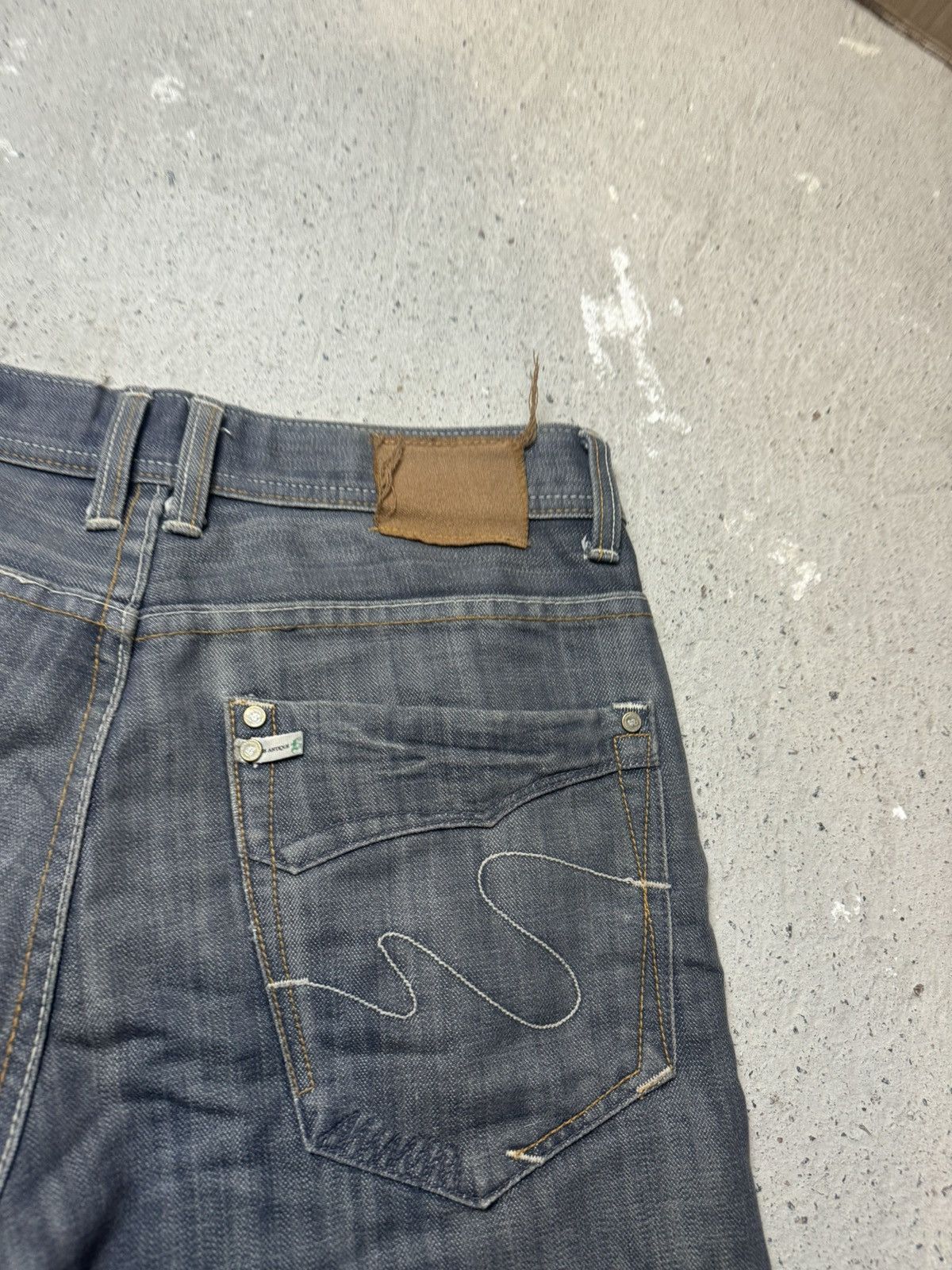 Japanese Brand × Vintage Vintage Y2K Boss Antique Embroidered Logo Baggy Denim Pants Size US 33 - 10 Thumbnail