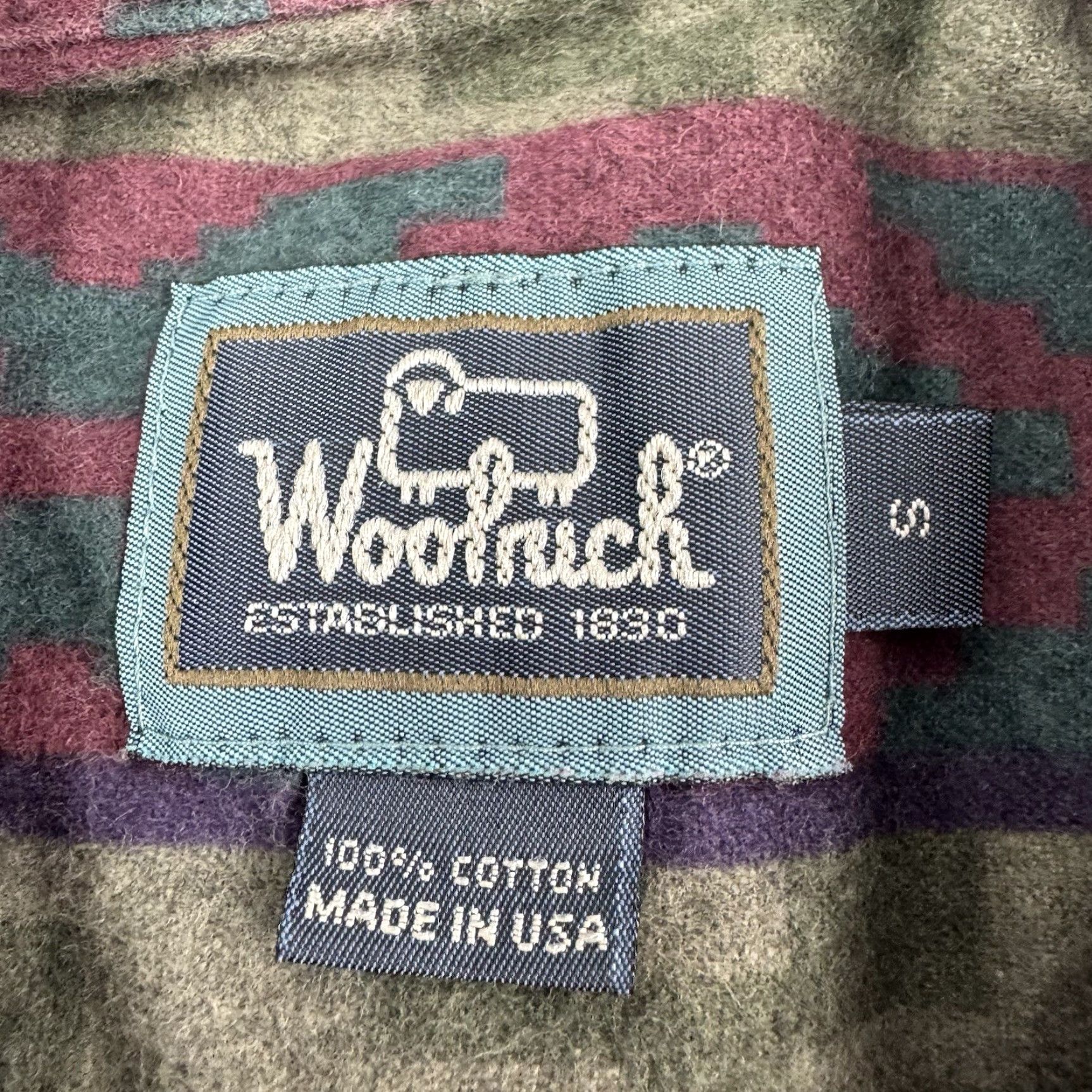 Vintage VINTAGE Woolrich Shirt Button-Up Adult Small Red Aztec Western 90s Mens Shirt Size US S / EU 44-46 / 1 - 3 Thumbnail