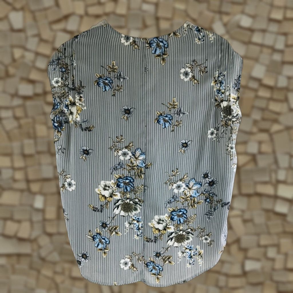 Vintage Mystree Shirt Women S Gray Blue Floral Hi-Low Hem Sleeveless Button Up Ladies Small Floral Pattern Modern Women’s Size S / US 4 / IT 40 - 1 Thumbnail